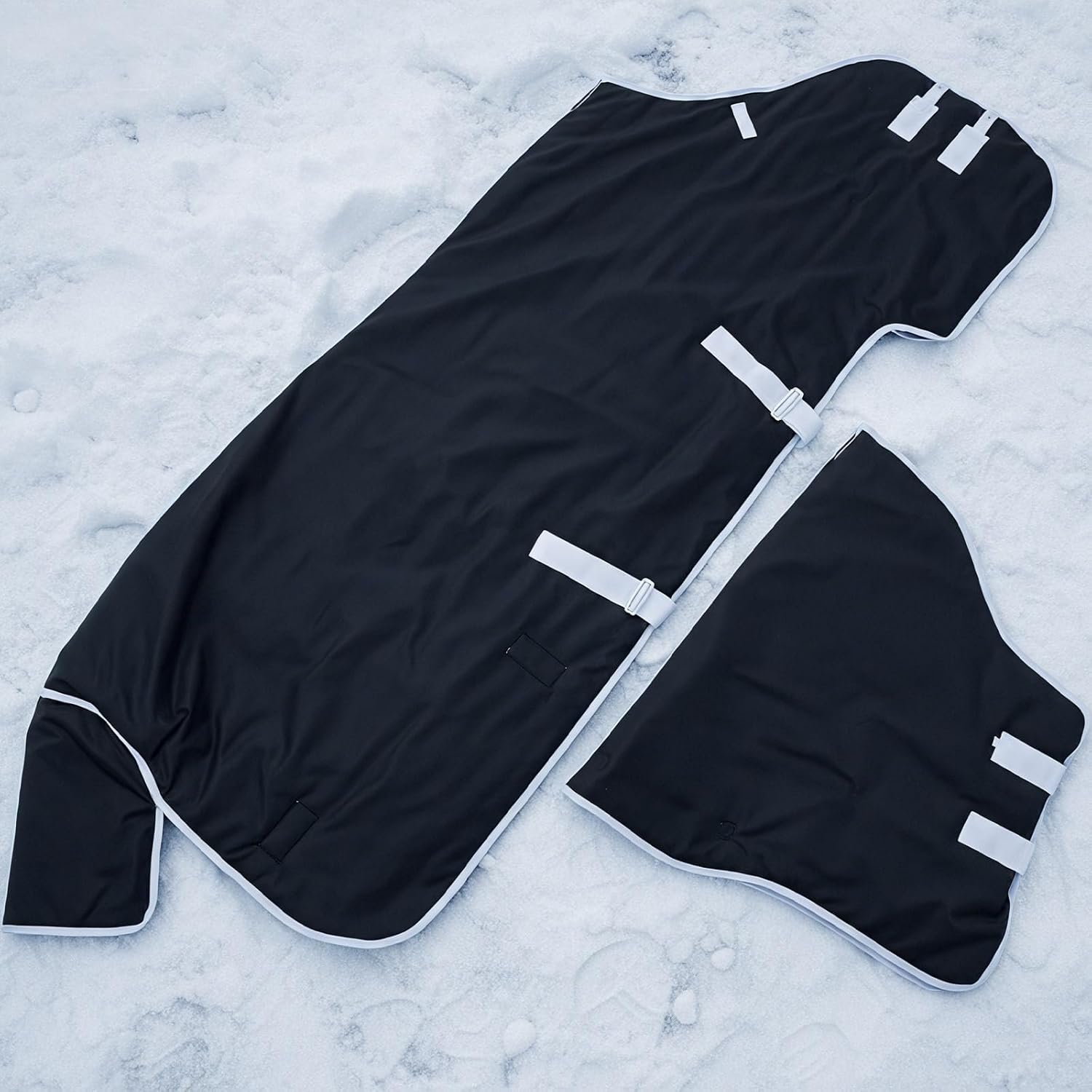 Turnout Horse Blankets Winter for Real Horses Waterproof Breathable Snow Proof Heavy Blankets 200g Fill Sheet Tear & Rip Resistant Outer Layer Adjustable Straps(81 Size)