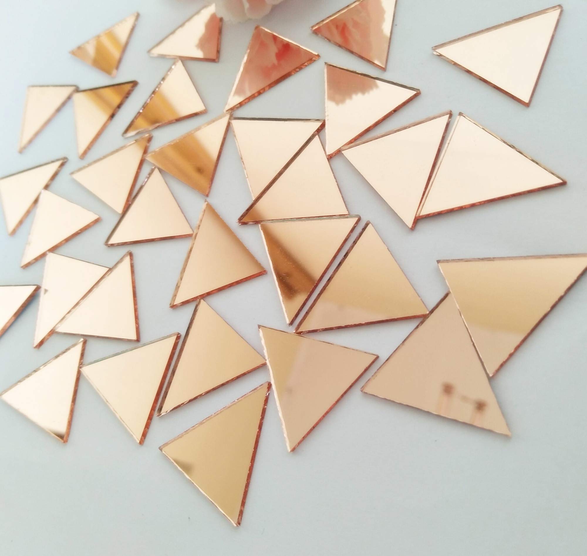 ACFENG Set of 100pcs 1" Triangle Real Glass Mirror Mosaic Tile, Triangular Real Glass Mirror DIY Crafts Accessory (Rose Gold)