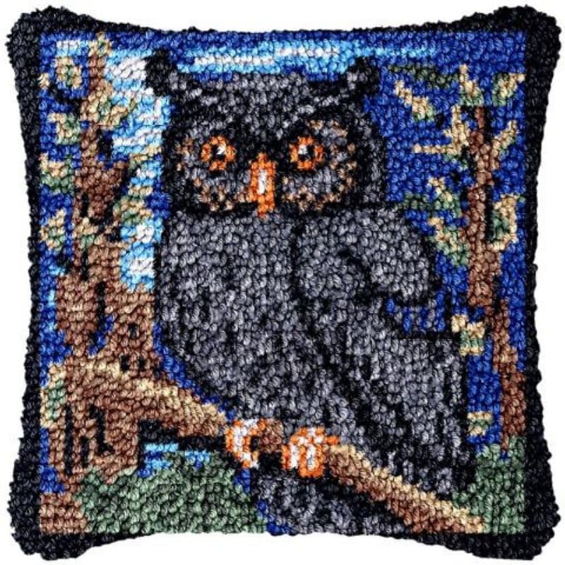 Latch Hook Kits Pillow Cover for Beginner Black owl Color Printed Canvas Yarn Crocheting Carpet Cushion Embroidery Hook and Latch Pillowcase Sofa Decoration 43x43cm E2