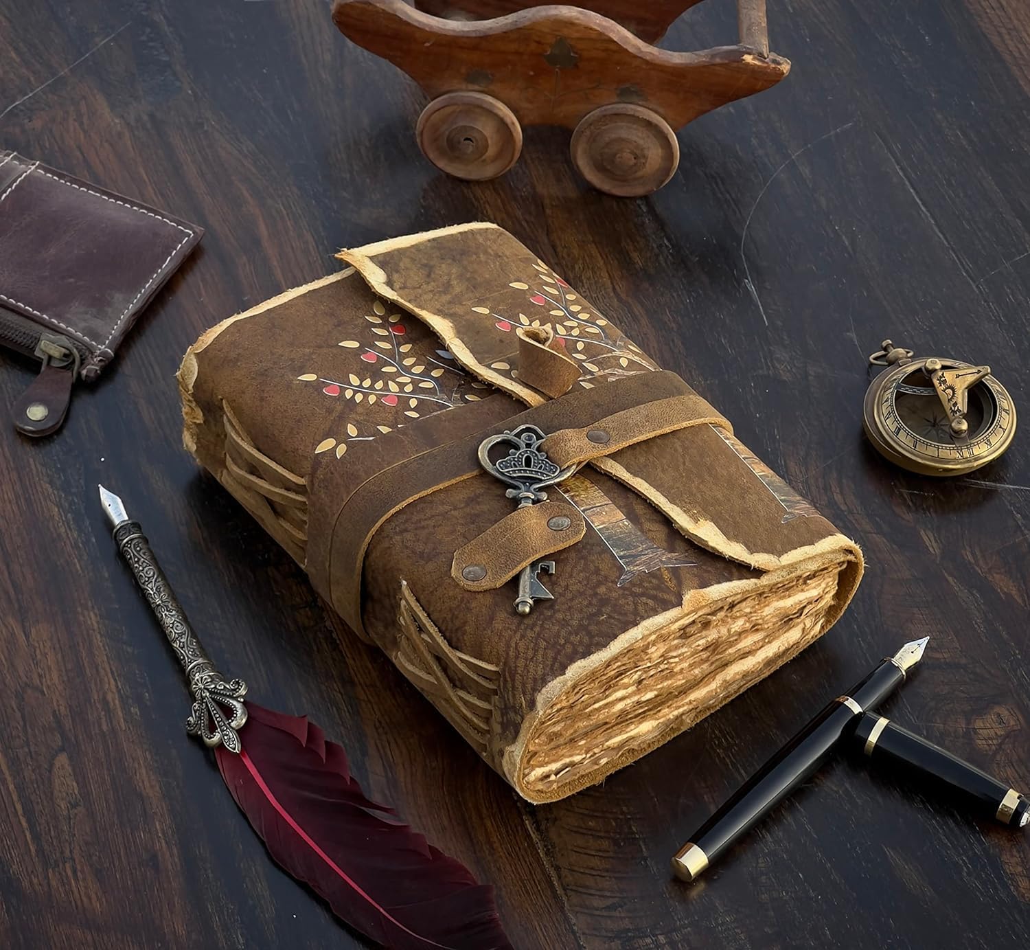 Urban Leather Lebensbaum Herz Print Vintage Leder Tagebuch mit Schlüssel Notizbuch mit Altem, Unliniertem Büttenrand und Handgefertigten Seiten, Geschenk für Männer und Frauen
