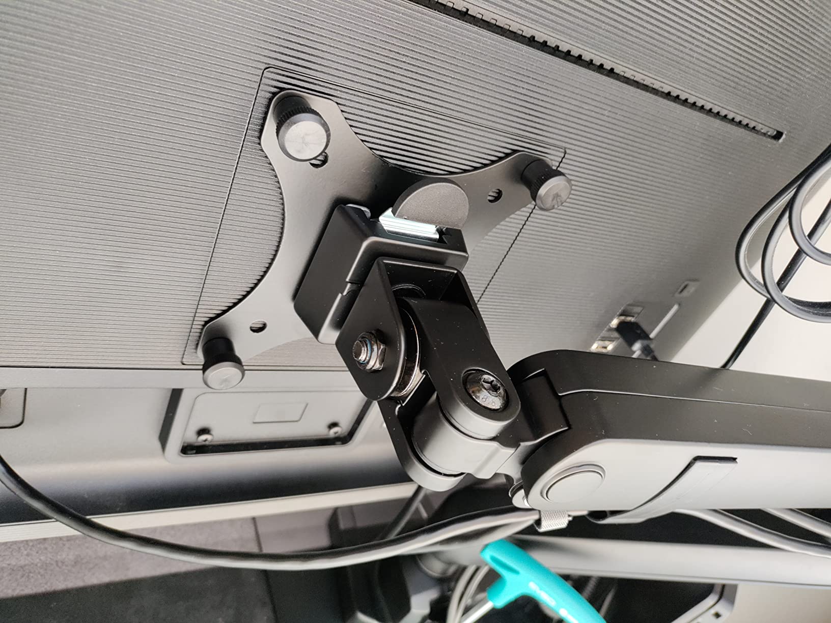 10/mo Finance EVEO Premium Single Monitor Mount 17 to 32 inch