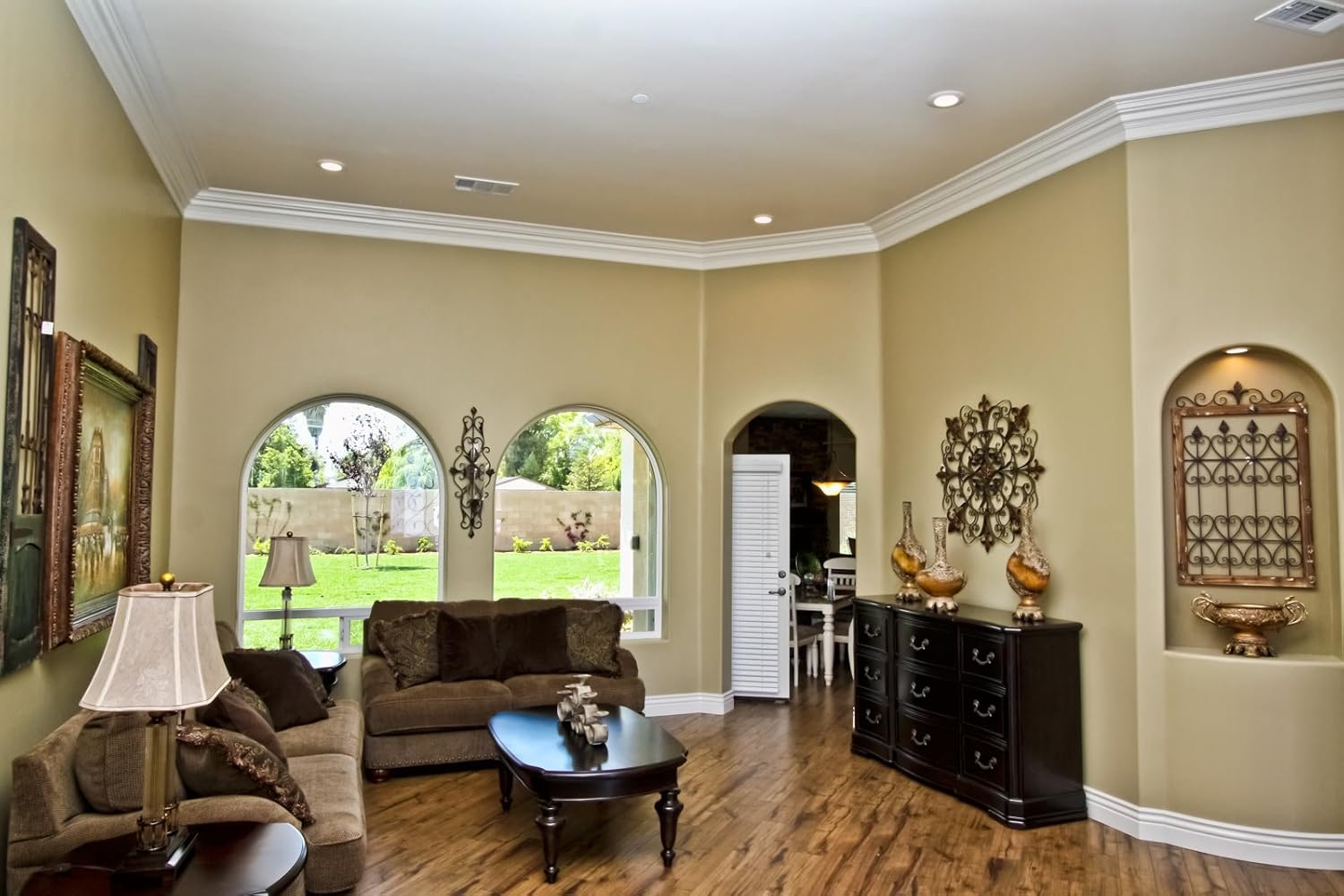 uDecor CM-1001 Crown Molding - 5-1/2" Durable Polyurethane, Easy Installation, Indoor/Outdoor Use, Pre-Primed, 9'-10' Ceiling, Exquisite Design