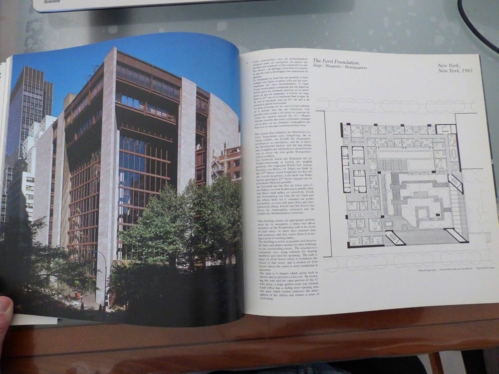 KEVIN ROCHE JOHN DINKELLOO 作品集 Amazon.co.jp: Kevin Roche, John Dinkeloo and Associates