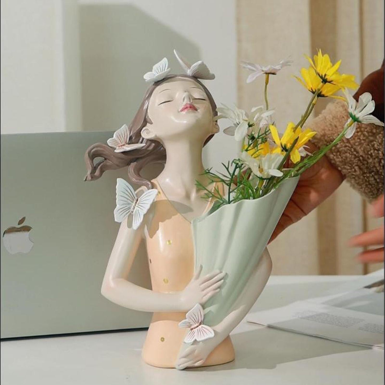 Regali per donna Elegante statua di ragazza in stile nordico con decorazione a farfalla e fiori artificiali al centrotavola Decorazione da scaffale(Gray)