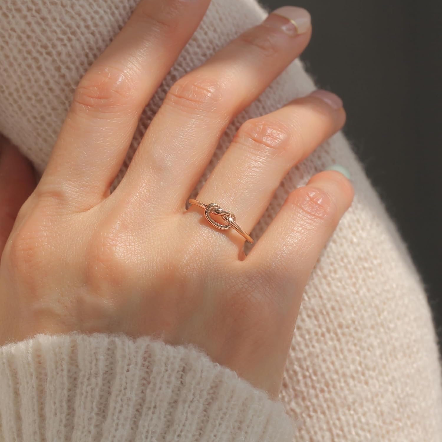 DoubleAccent Solid 14K Rose Gold Wedding Ring High Polished Plain Gold Celtic Love Knot Promise Ring (Size 5 to 9)