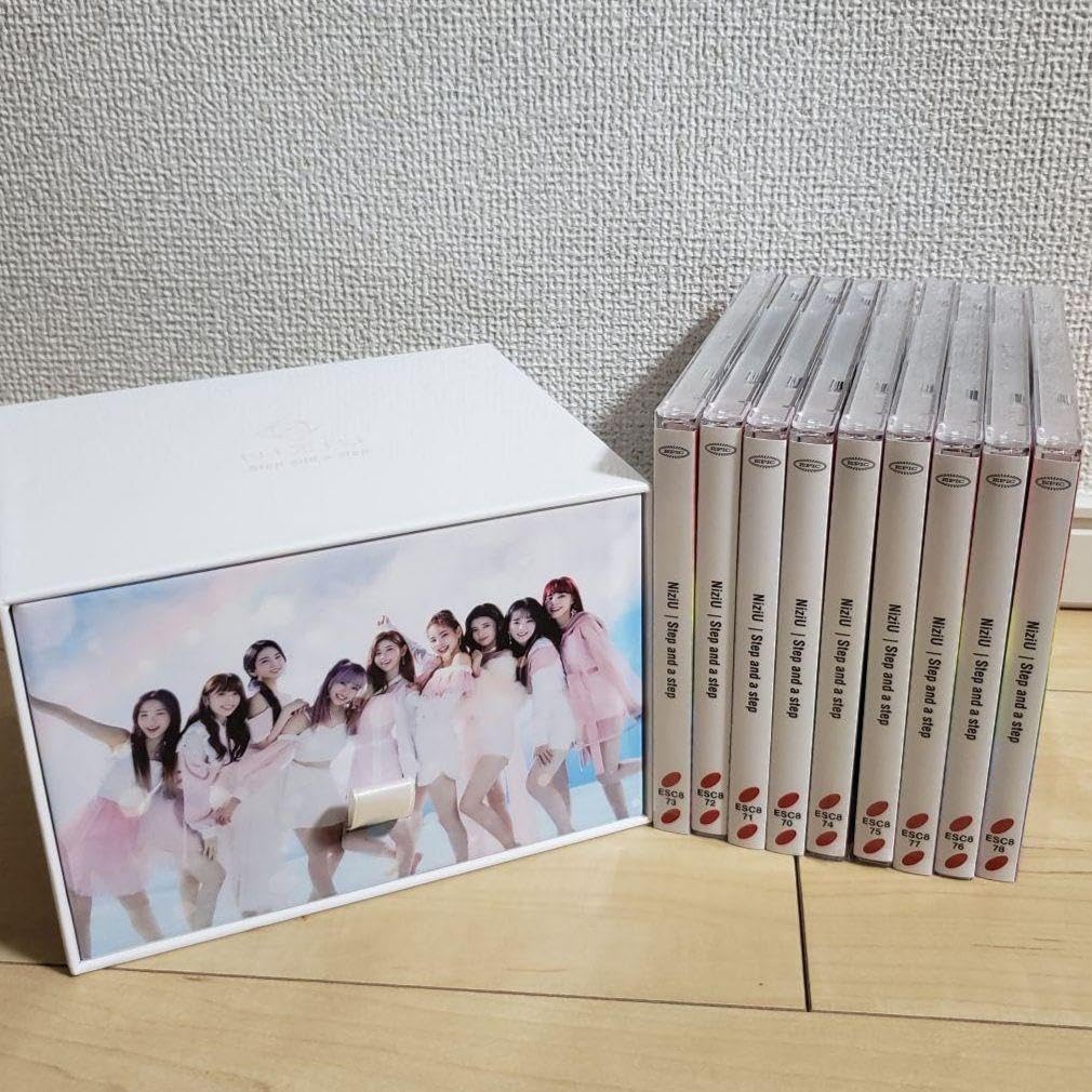 Amazon.co.jp: NiziU step and a step WithU盤 CD : おもちゃ