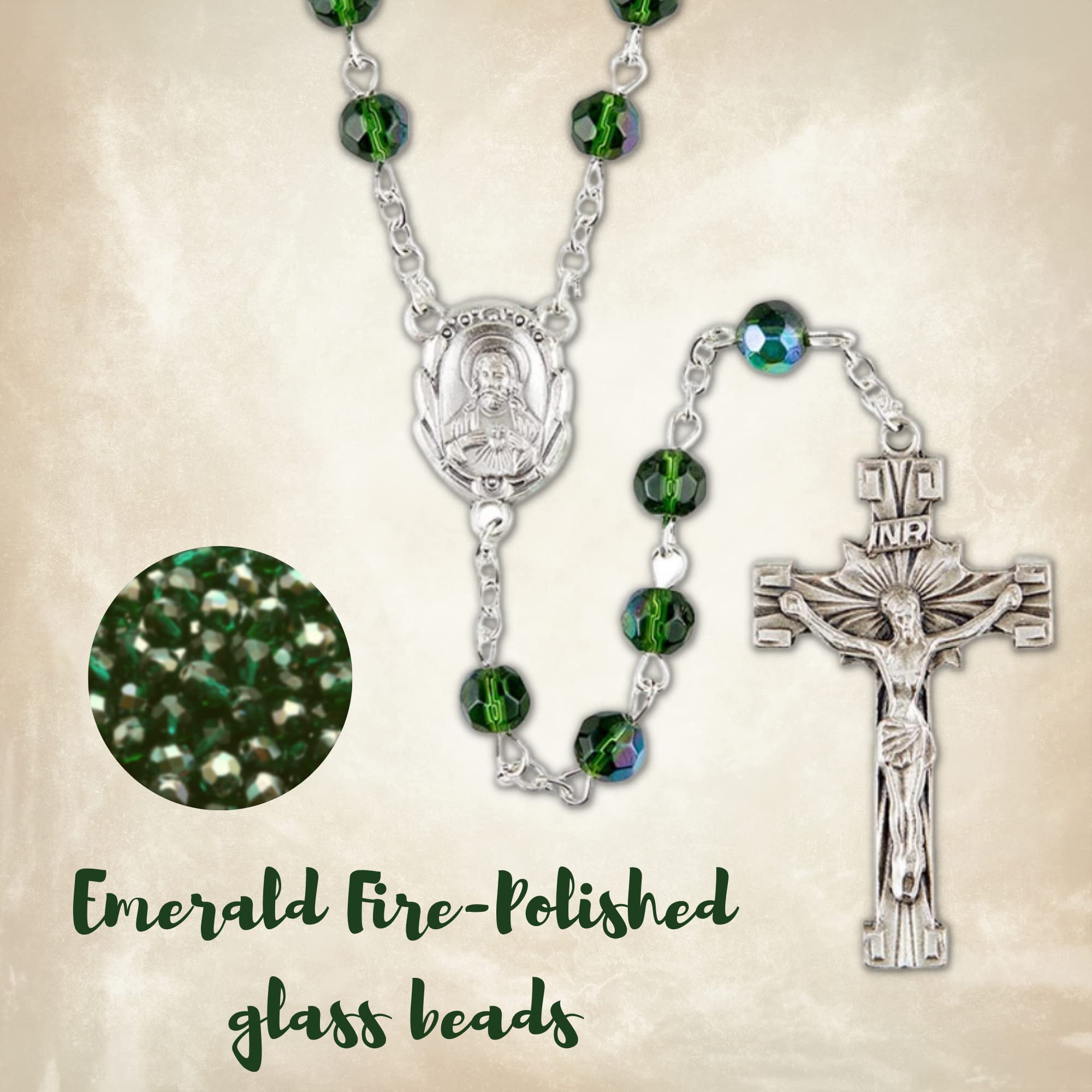 Christian Brands Rosario católico con cuentas de cristal verde profundo, collar de oración con centro de mesa de corazón sagrado en tono plateado, 50,8 cm, Vidrio
