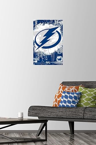 Miniatura 2 de Trends International NHL Tampa Bay Lightning - Póster de pared con logotipo Maximalist 23, 14.72 x 22.37 pulgadas, paquete de póster y alfiler de