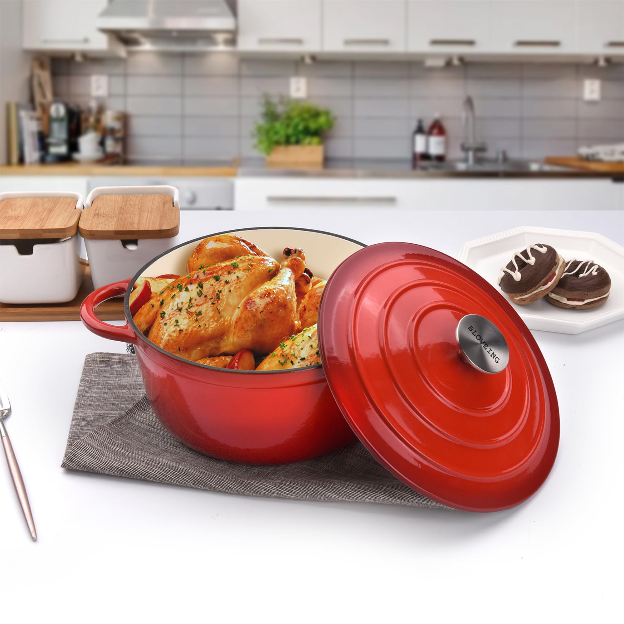 Horno holandés de hierro fundido esmaltado de 3 cuartos de galón con tapa, horno holandés redondo, grande, asas dobles, olla redonda clásica para hornear en casa, cocinar, rojo