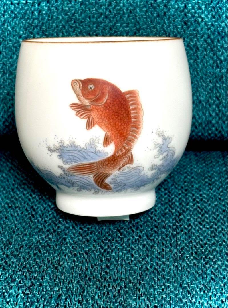 特注の景徳鎮白磁茶器（4個）クマのプーさん、登龍門、双