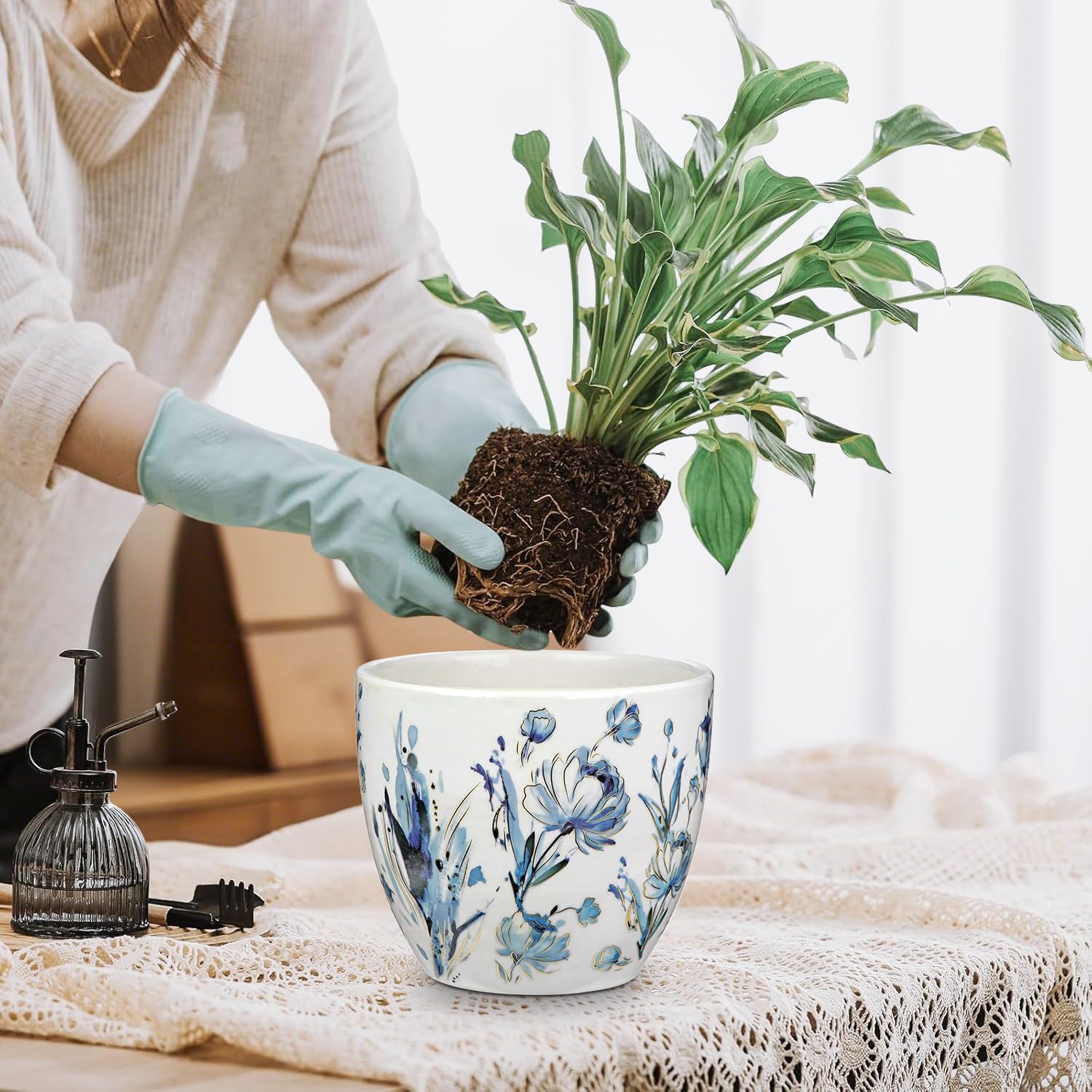 Decorative Flower Pots Blue and White Plant Pot Gold Accent Ceramic Planters for Indoor Plants Pots with Drainage Retro Planter Pot for Succulents Cactus Herb Snake Plants Outdoor Garden, 7.6/5.5 Inch