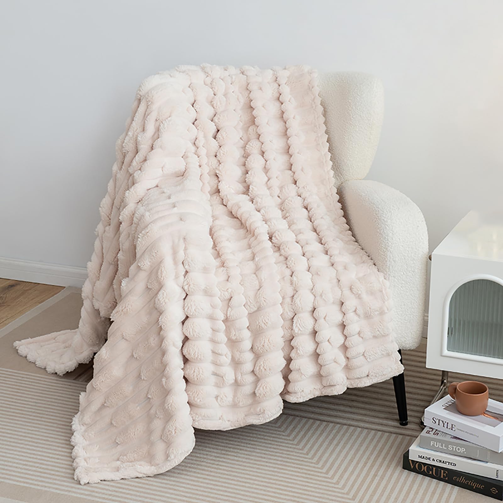 E-yimeng Blanket Throw Blanket Fleece Blanket Fluffy Blanket for Sofas Bed Couch Chair Cosy Warm Soft Beige Large Blanket 100x150 cm