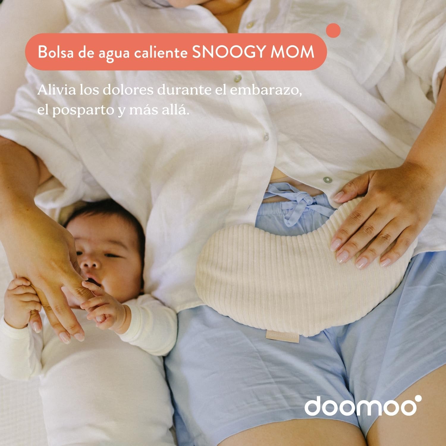 doomoo Almohadilla Térmica Snoggy Mom - Alivia el dolor menstrual, la endometriosis y el dolor posparto. Puede usarse caliente o fría. Almohadilla térmica para microondas - Forma ergonómica, Sand
