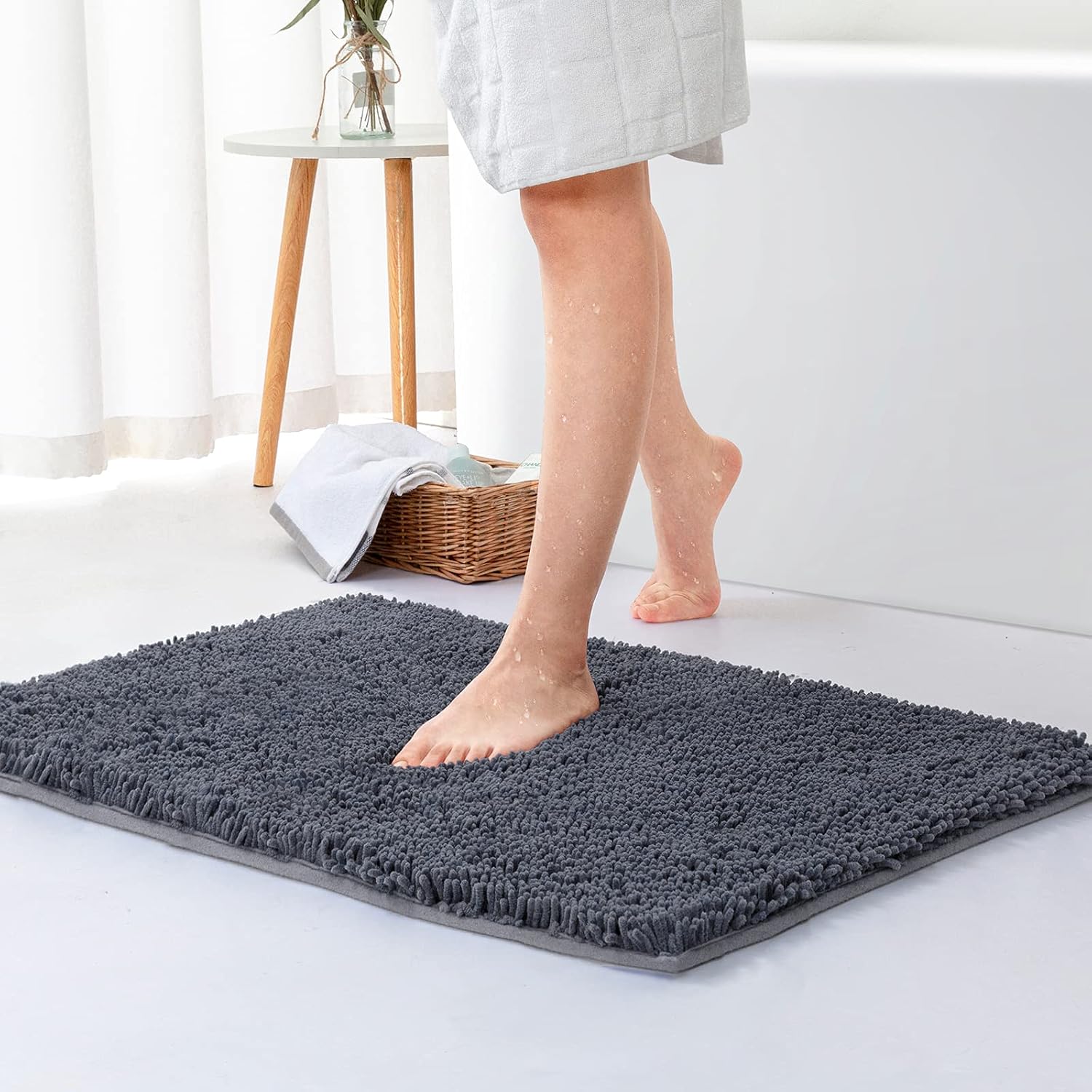 WOWLIVE Bathroom Rugs Bath Mats Non Slip 16”x24” Absorbent Soft Shaggy Chenille Fine Fiber Plush Carpet Machine Wash Dry for Shower Sink and Tub, Grey
