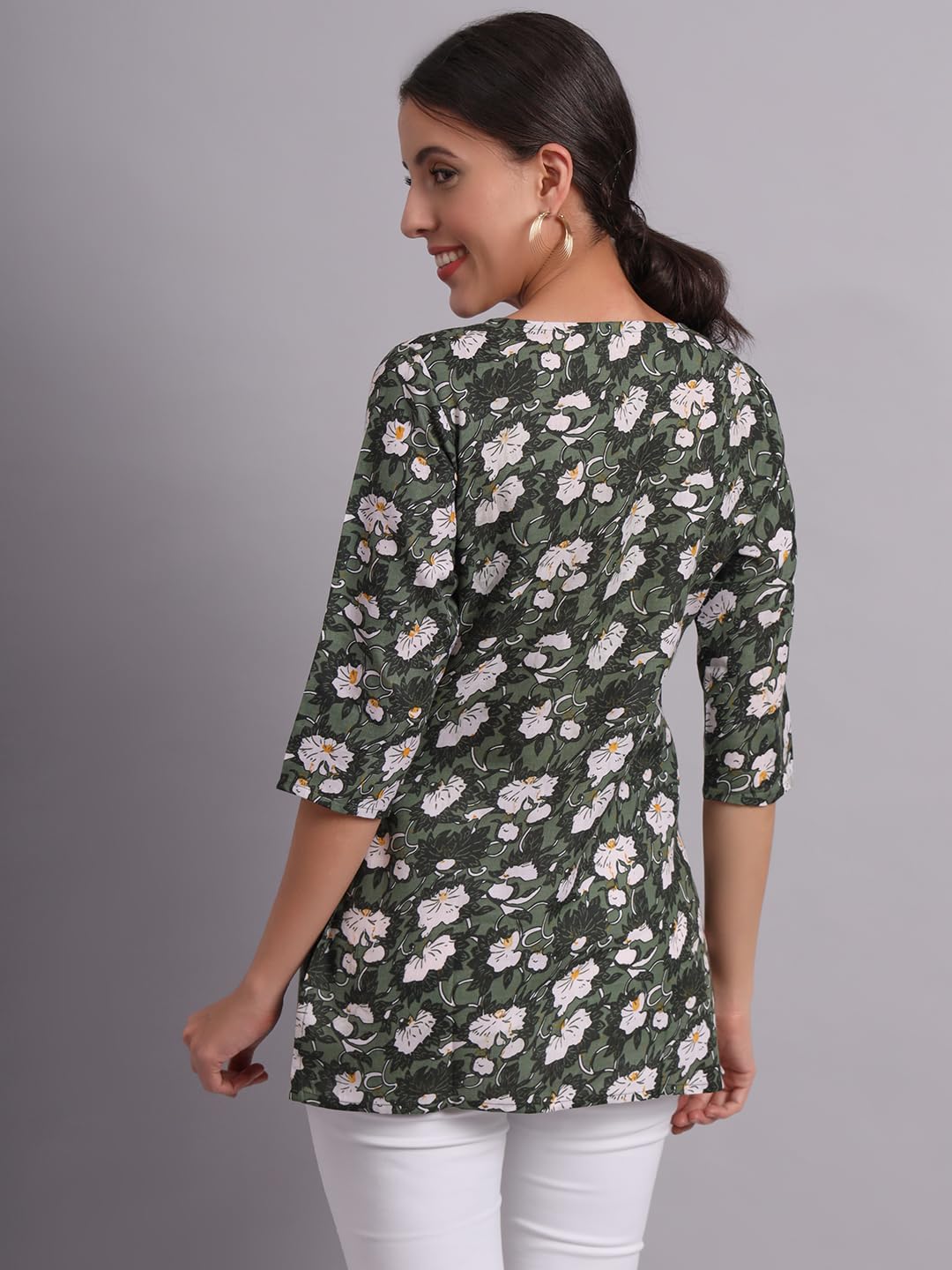 Patlani Women's Cotton Printed Short Fullstitched Kurti/Kurtas. Green