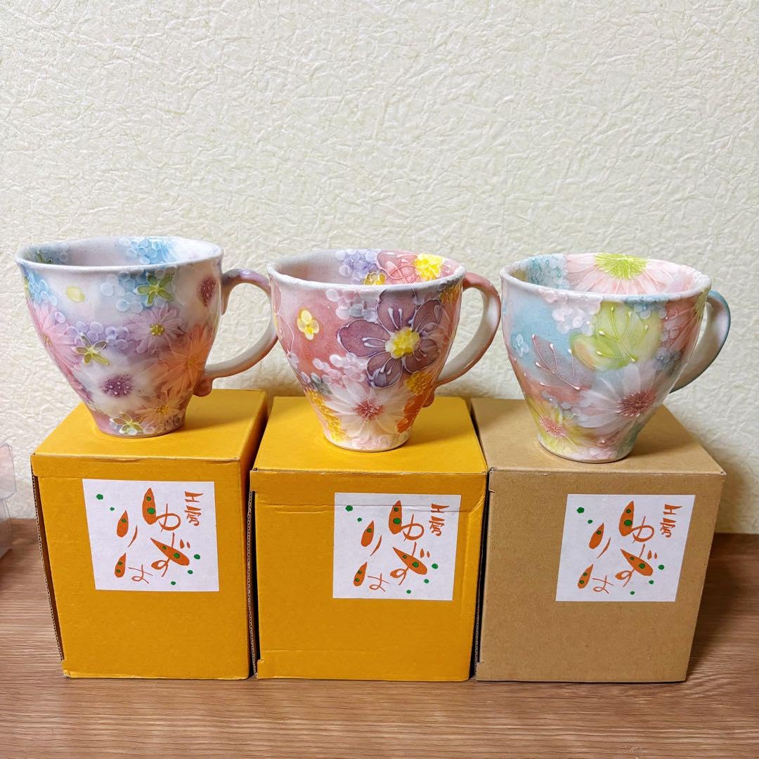 Amazon.co.jp: ゆずりは工房 色彩花 紅彩花間取 彩化粧花 マグカップ 