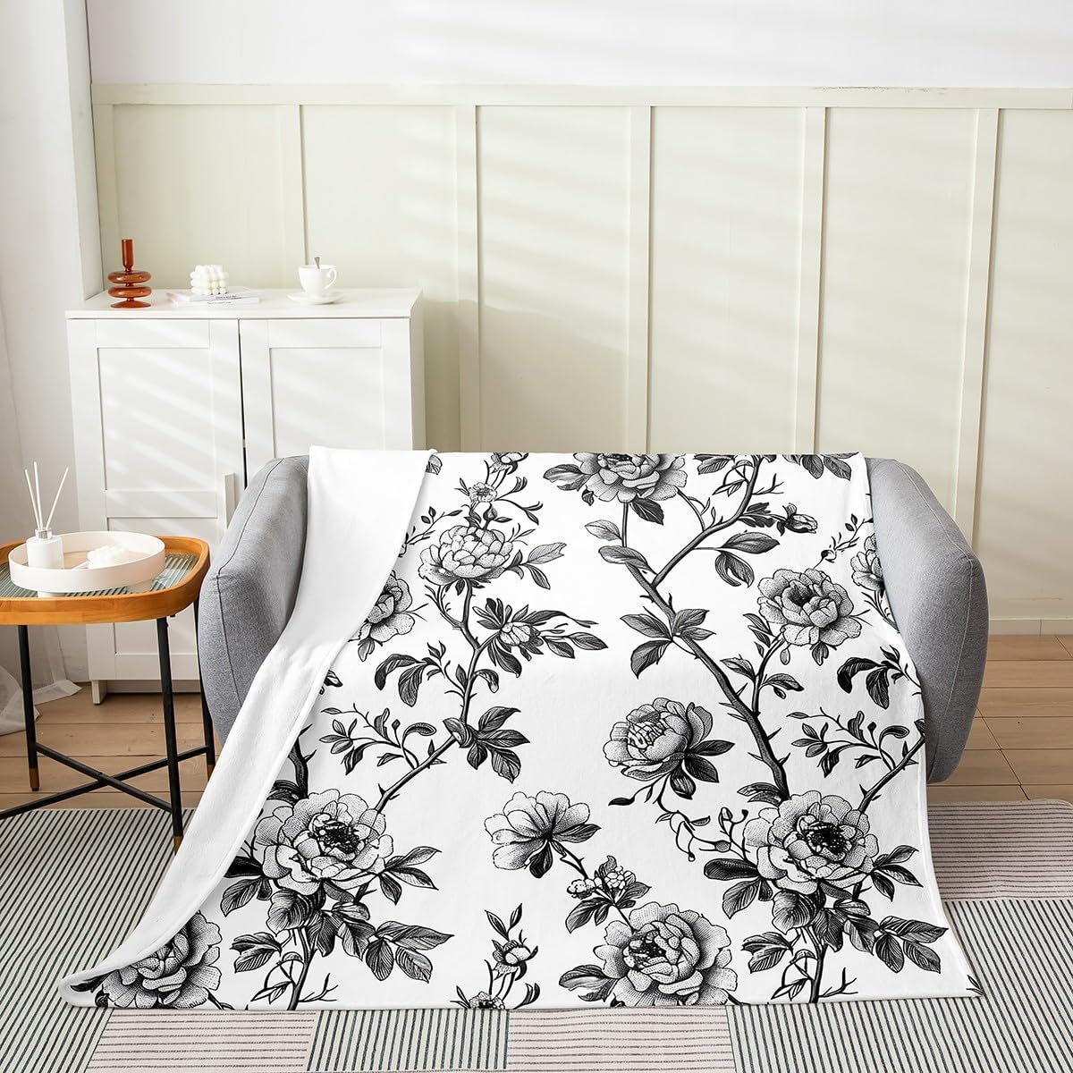 Feelyou Flower Blanket Queen 90"x90" Natural Theme Plush Throw Blanket for Kids Boys Girls Botanical Floral Printed Flannel Fleece Blanket Blossom Flowers Pattern All Season Bed Blanket White Black