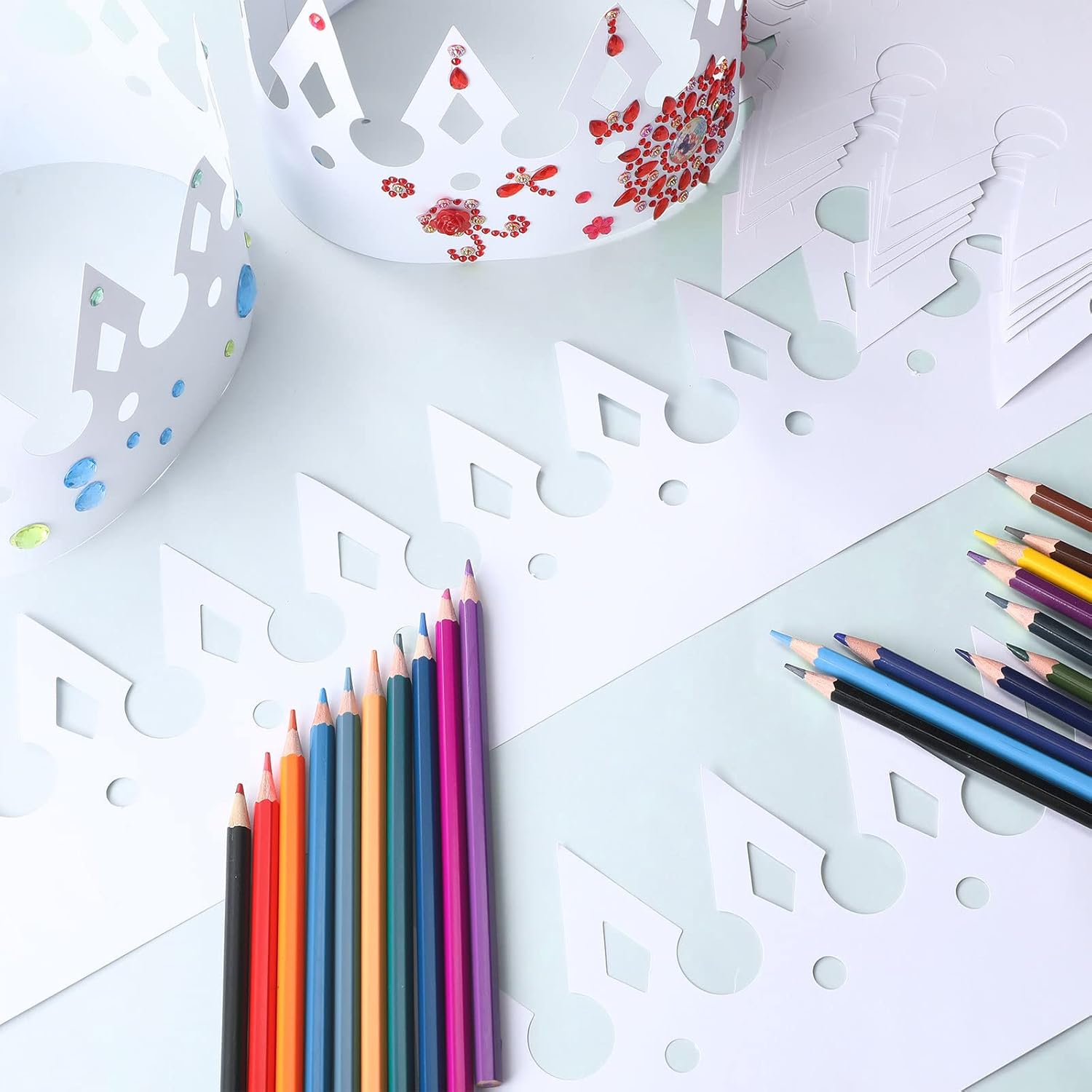 Crtiin 200 Pcs White Paper Crowns DIY Birthday Party Crowns for Kids, Birthday Party Hats Decorations Baby Shower Party Supplies (Classic Style)