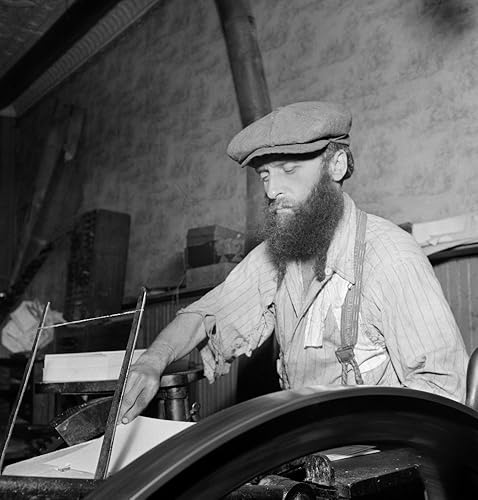 Impresora de Nueva York 1942 Na Judía Impresora Trabajando En Una Prensa De Impresión En Una Pequeña Tienda En Broome Street En La Ciudad de Nueva