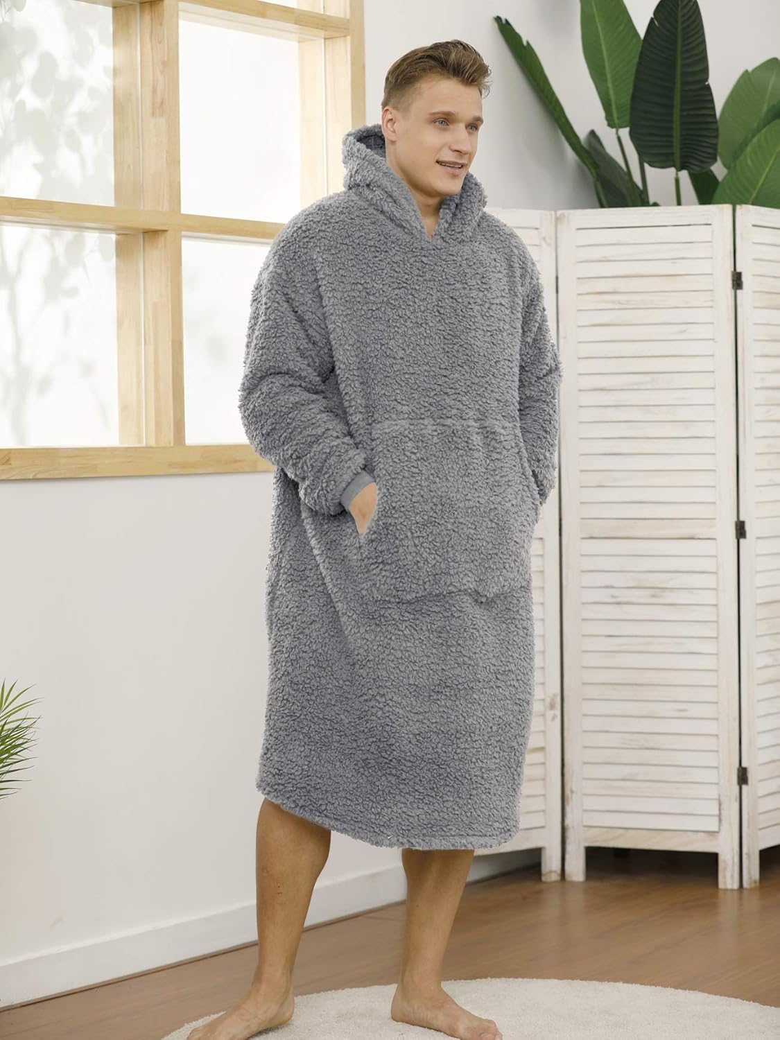 Sherpa Wearable Blanket Oversized Hoodie Sweatshirt TV Blanket with Long Sleeves and Pocket-Gray - Image 3