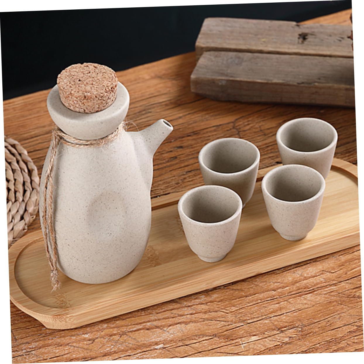 Service à Saké Japonerie 1 Bouteille 300ml 4 Coupes en Céramique Beige