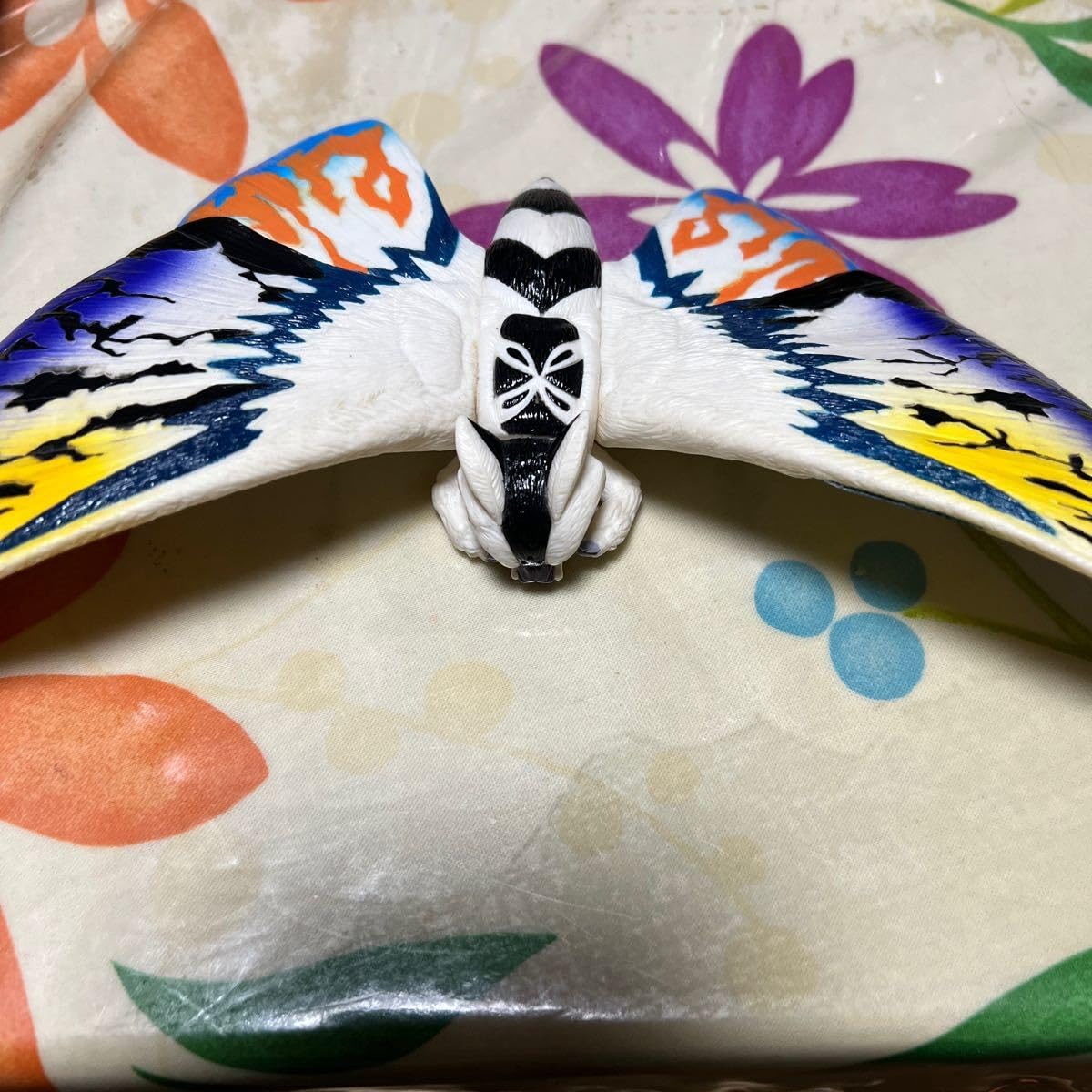 モスラ  ソフビ モスラ成虫 1992年 ソフビ - メルカリ