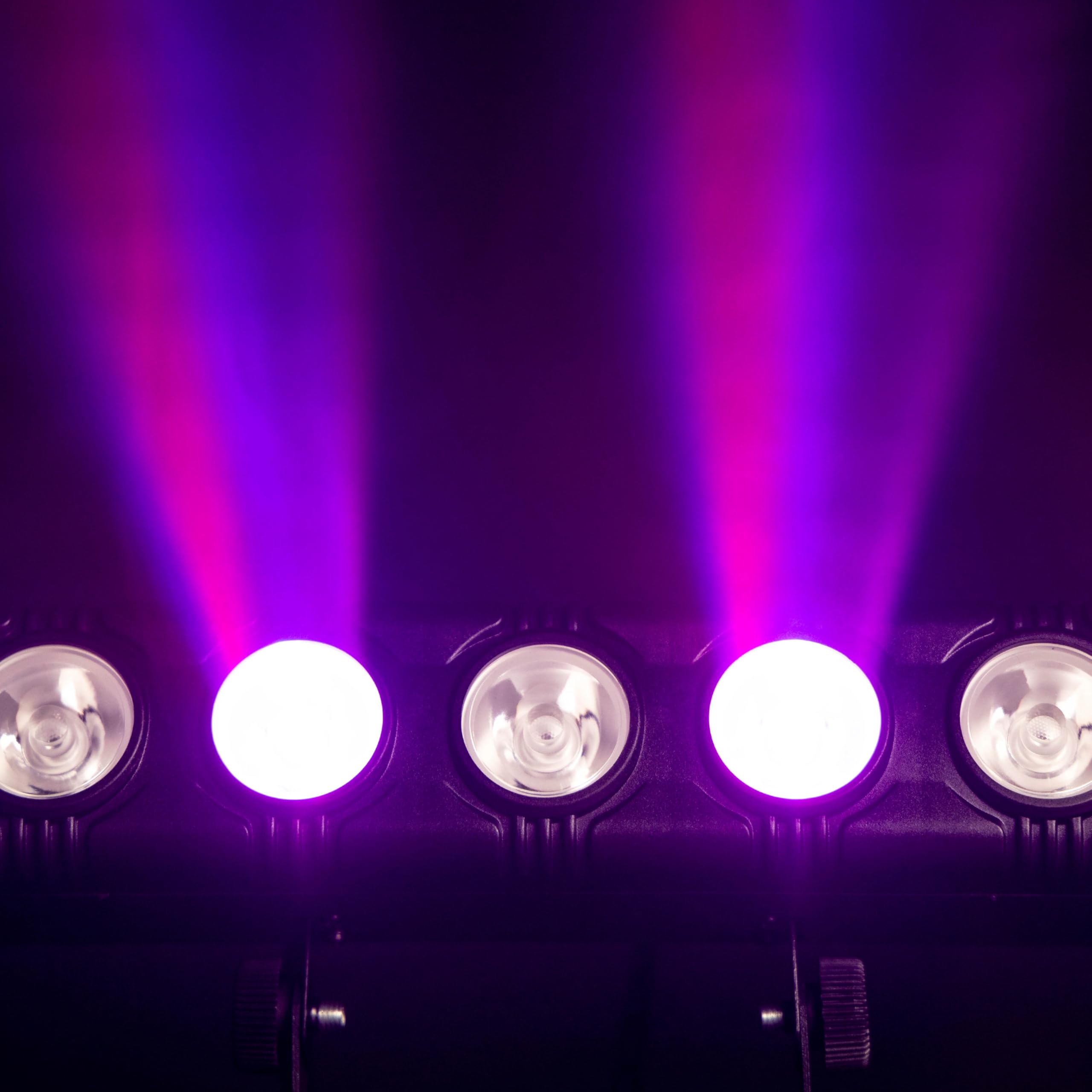 BoomToneDJ ColorBar 9x3W RGB – Barre LED RGB 9x3W avec contrôle DMX, télécommande IR, Effets stroboscopiques et LED Individuelles – Idéale pour DJ, scènes, événements et installations Fixes