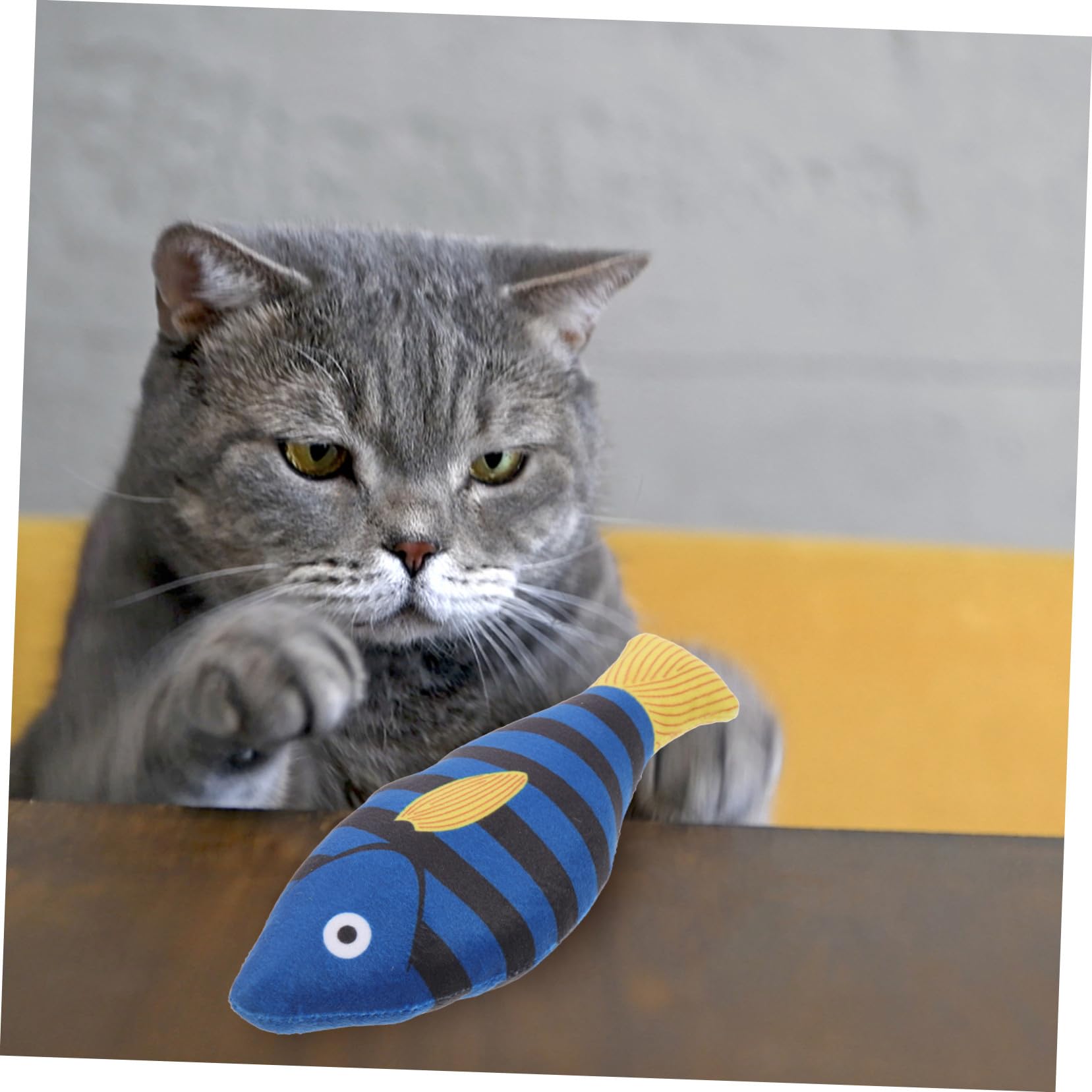 KOMBIUDA Herbe à Chat Naturelle Facile à Jouer et Résistant aux Morsures Jouet en Peluche de Poisson Jouet à Mâcher pour Chats D'intérieur
