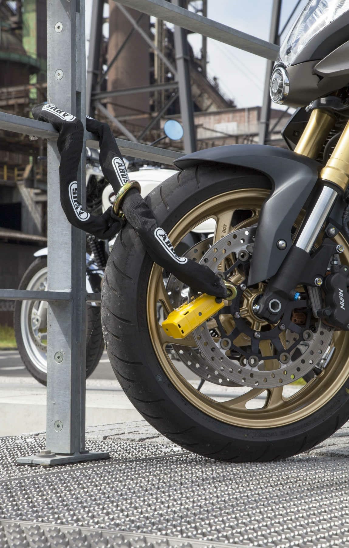 ABUS Blokada tarczy hamulcowej Granit Detecto XPlus 8077 2.0 Yellow z łańcuszkiem 12 KS Black Loop - połączenie zamka motocyklowego z alarmem i stalowym łańcuchem o grubości 12 mm - akcesoria