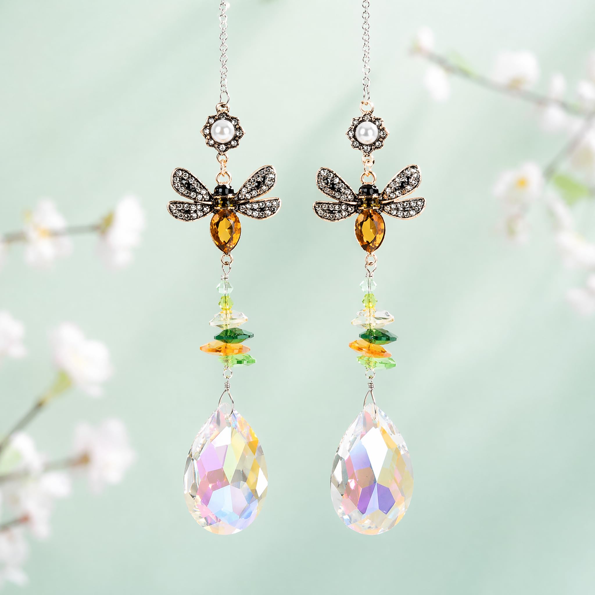Crystal Suncatcher Bee Gifts for Women, Rainbow Maker Sun Catchers for Windows, Hanging Glass Ornament for Garden Home Decor, Bumble Bee Gift
