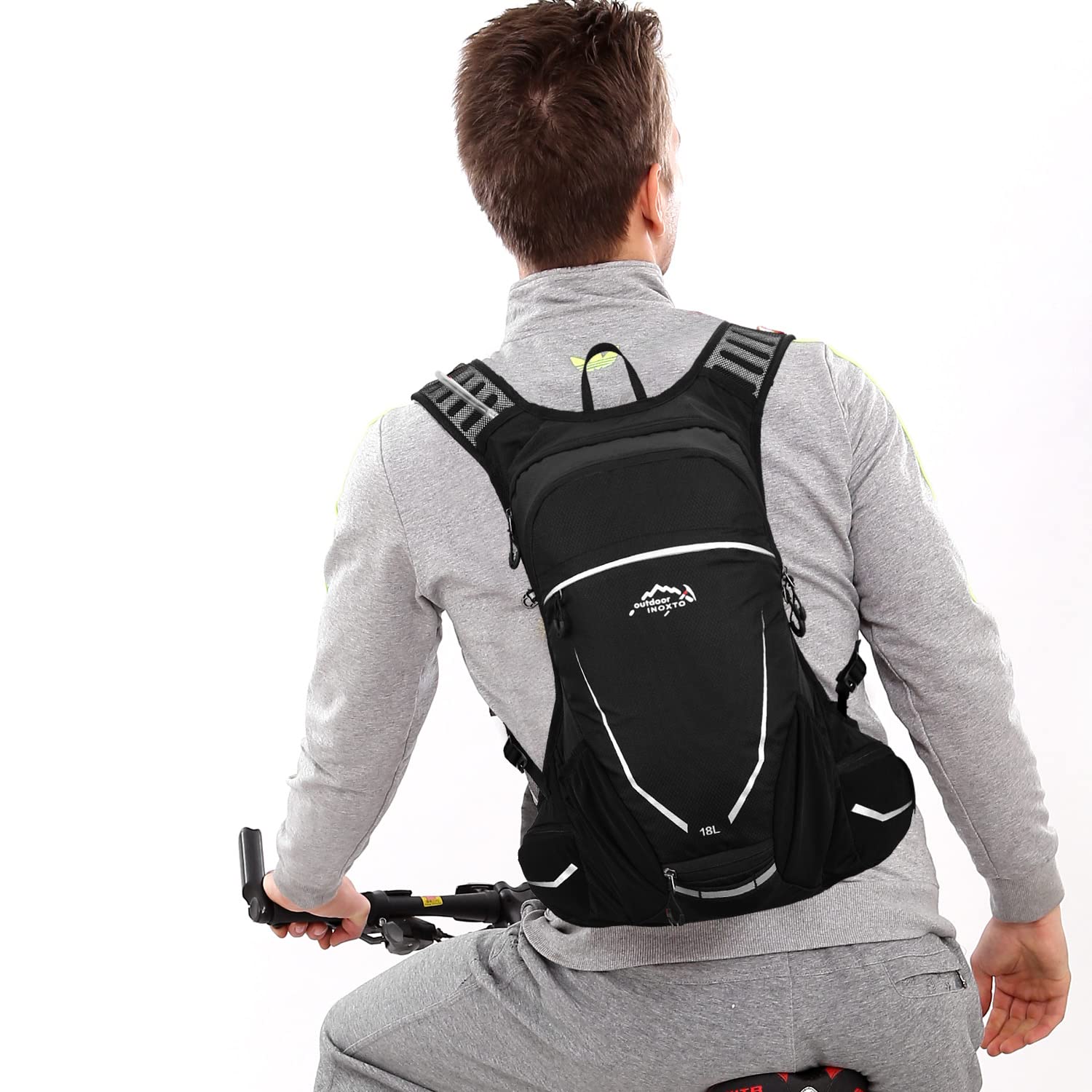 INOXTO Sac à dos d'hydratation de 16 l avec poche à eau gratuite de 2 litres, le sac d'hydratation léger pour le cyclisme, la randonnée, le ski, la neige pour homme et femme (noir)
