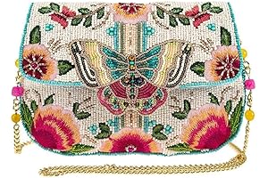 Dream Chaser: Your Perfect Shoulder Bag with Chain Strap