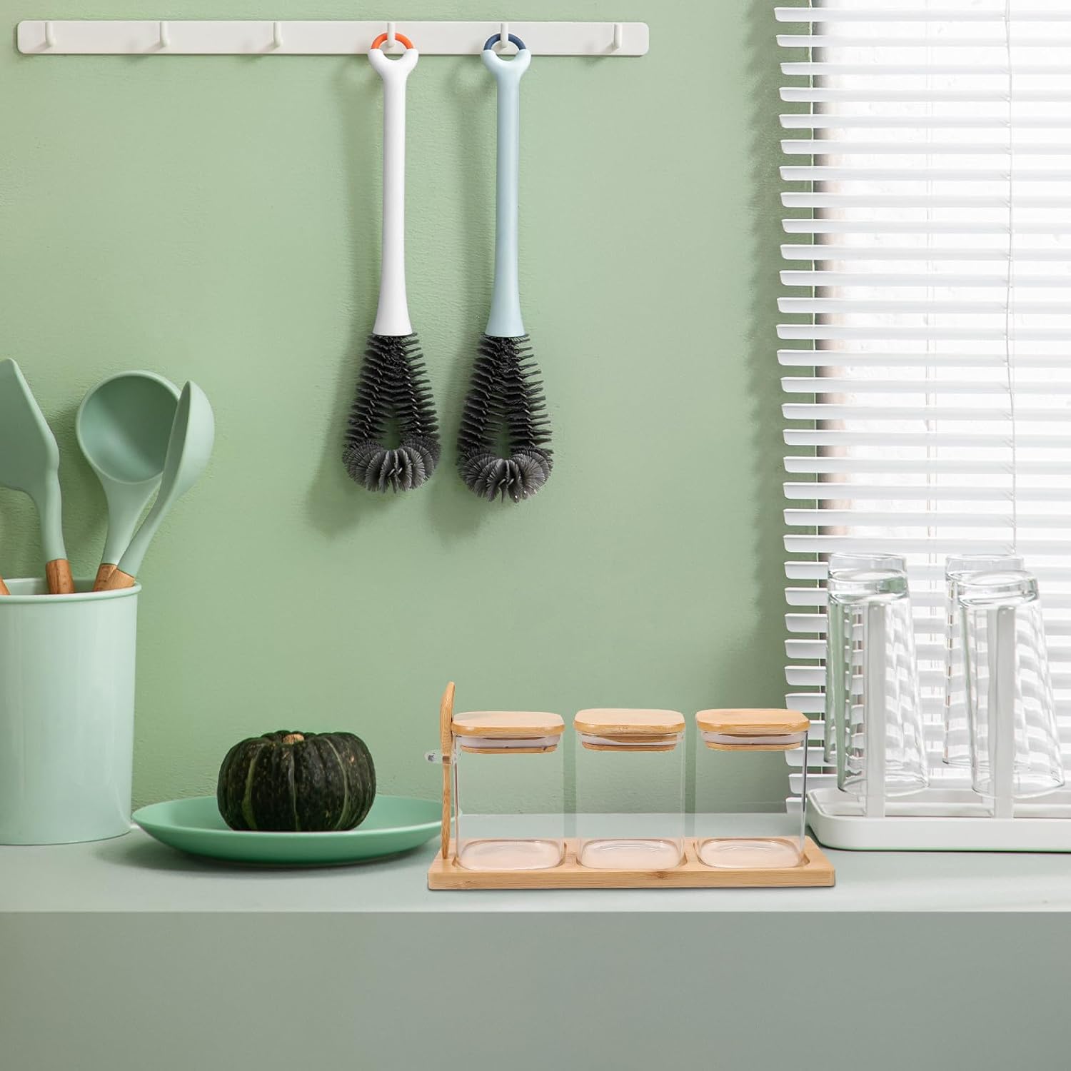 Cabilock Condiment Jars Set with Wooden Lids and Spoons, Glass Spice Containers on Tray, Kitchen Seasoning Storage for Home Cooking, 3pcs Rectangular Base Set