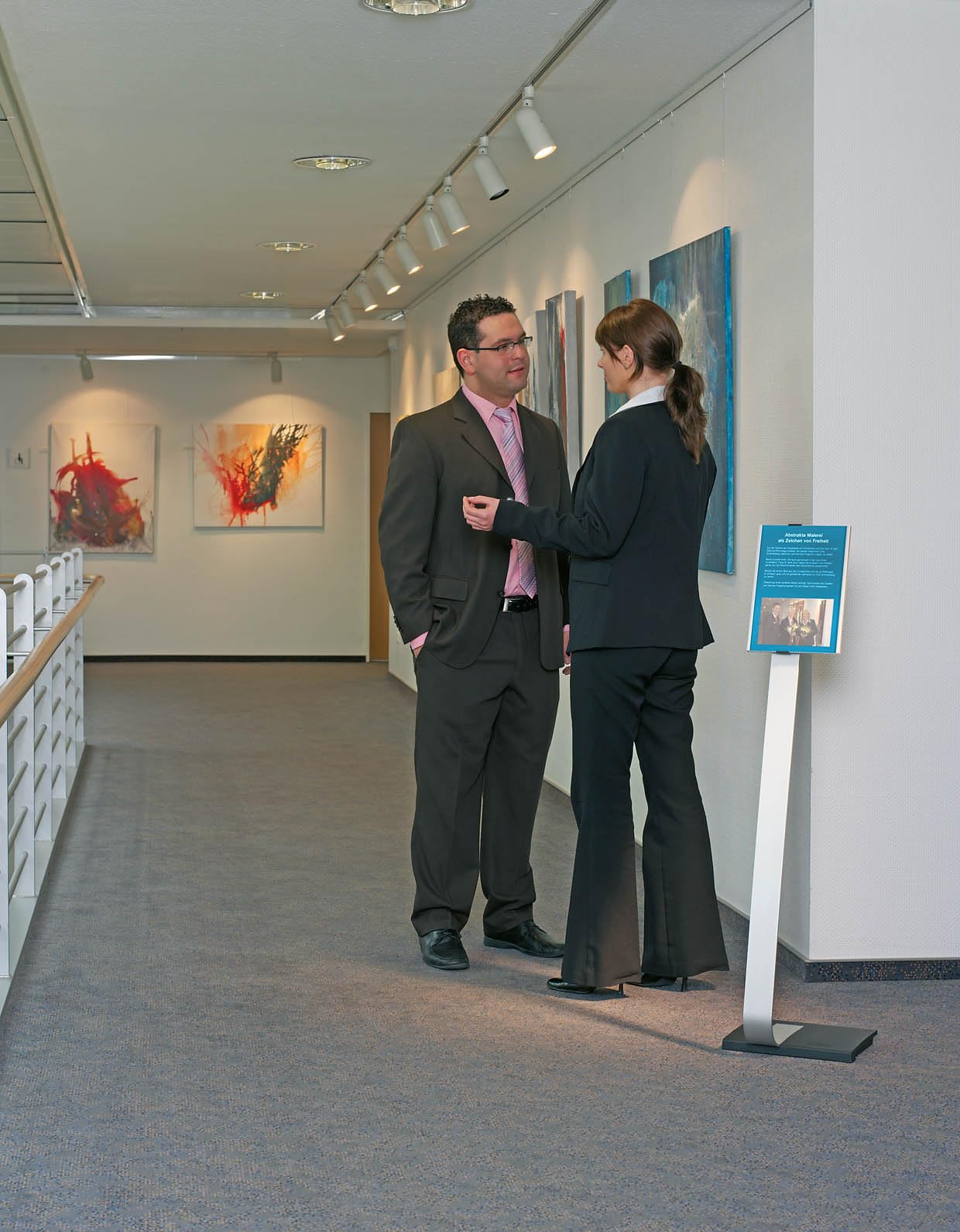 Durable Präsentationsständer Info Sign Stand A4, für Hoch- und Querformat, 481223
