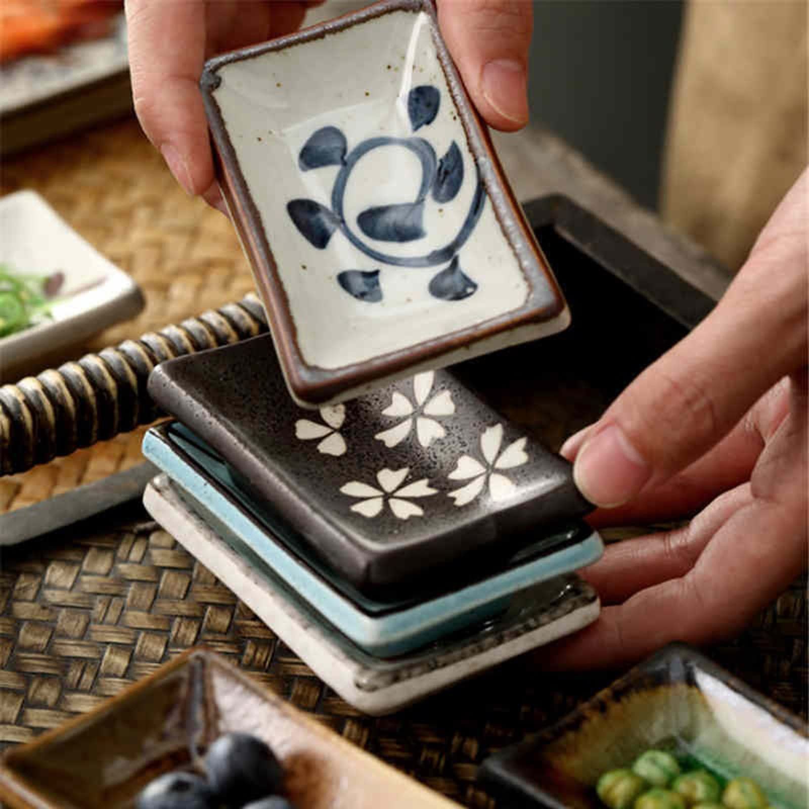 TBLOTYD Small Dessert Bowls Ceramic Small Square Sauce Dish Japanese Style Sushi Dish Flavoring Sushi Mustard Plate Soy Sauce Blossom Pepper Tray Dipping Saucers