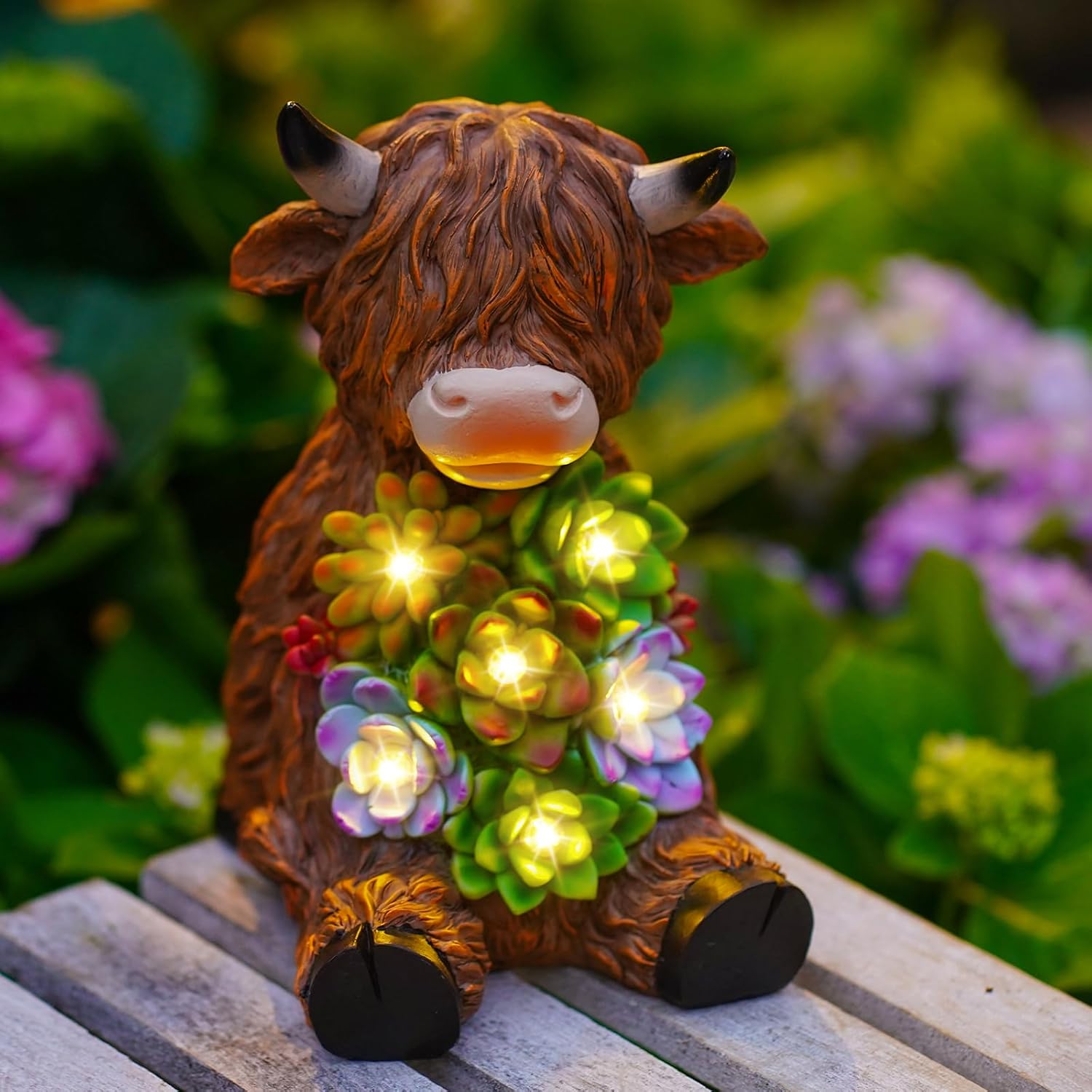 Solar Powered Highland Cow Garden Statue with Succulent LED Lights – Whimsical Resin Decor for Patio, Lawn, Yard – Perfect Birthday & Garden Gift for Women, Mom, Grandm