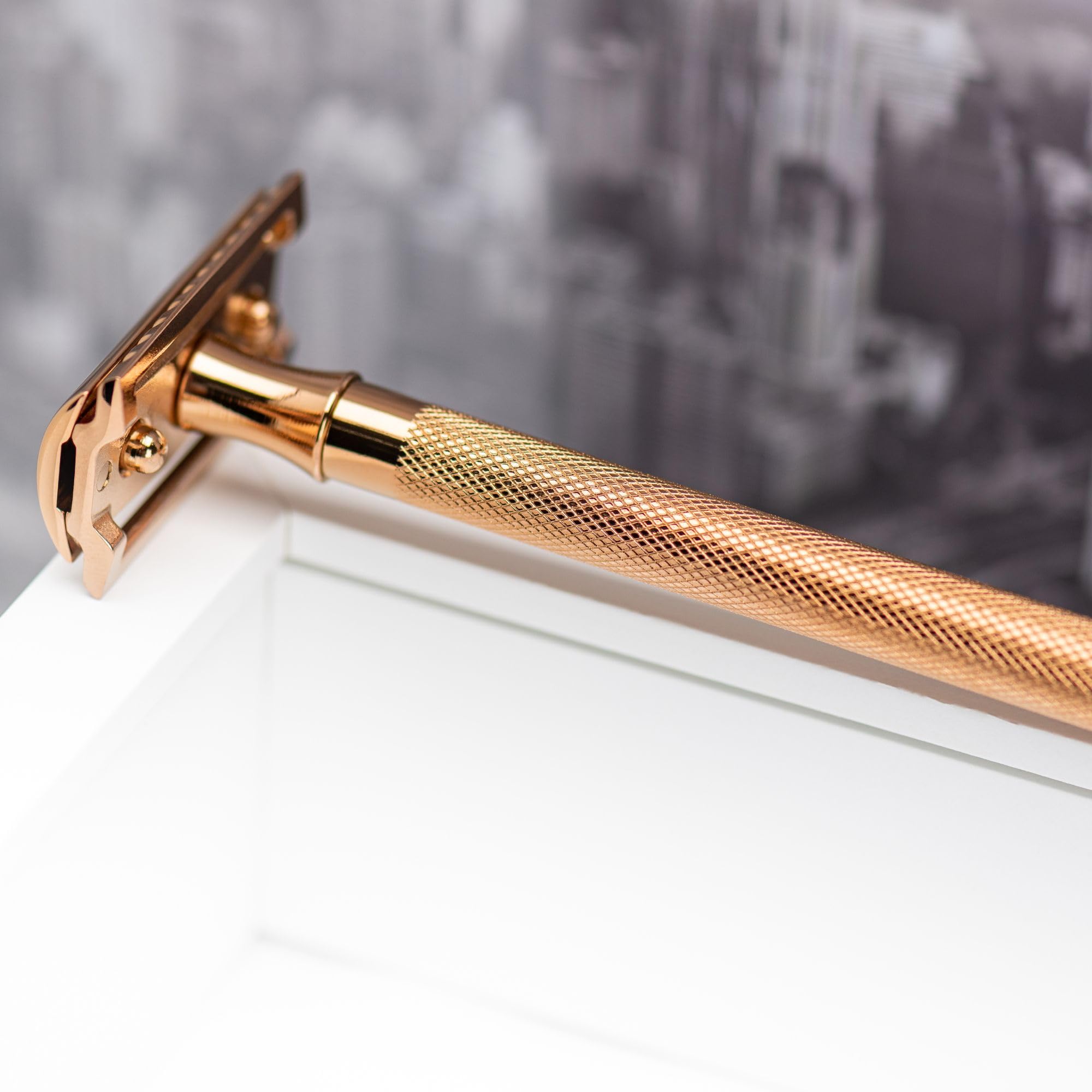 MERKUR 24G Rasierhobel für Damen mit 10 Premium Rasierklingen | extra langer Griff | Dreiteiliger Rasierer | gerader Schnitt | Roségold | Made in Germany