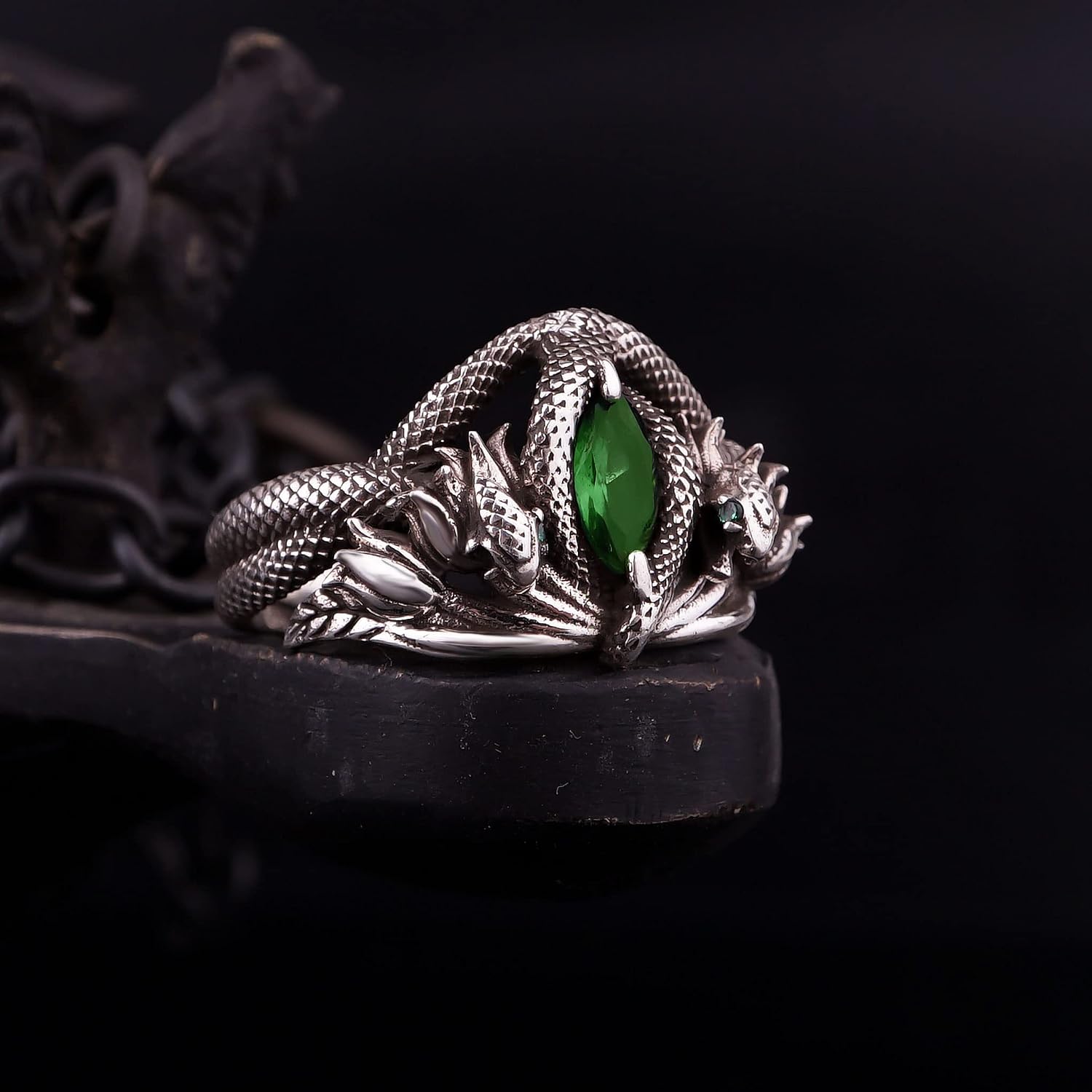 Argorn Ring, Ring Of Barahir, King Elessar Ring Sterling Silver, King of Gondor, Lord Of The Rings, Unique Gift for Lotr lovers