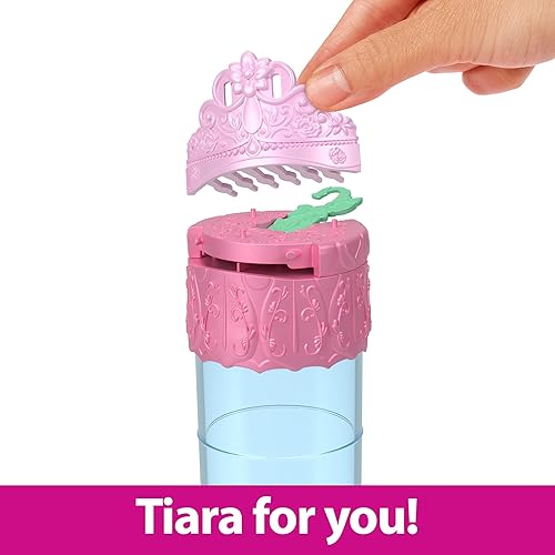 Miniatura 3 de Mattel Disney Princess - Muñeca pequeña con 6 sorpresas, incluyendo anillo perfumado y 4 accesorios (los muñecos pueden variar), serie Garden Party