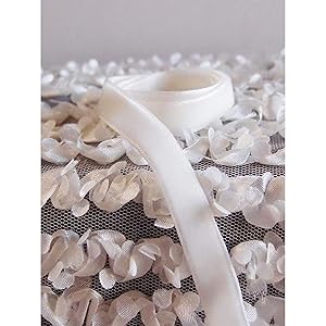 VATIN White Velvet Ribbon 3/8" White Premium Plush Velvet Woven Edge Ribbon for Christmas Tree,Gift Wrapping,Flower Bouquet,Wreath Decorations,Bow Making- 10 Yards