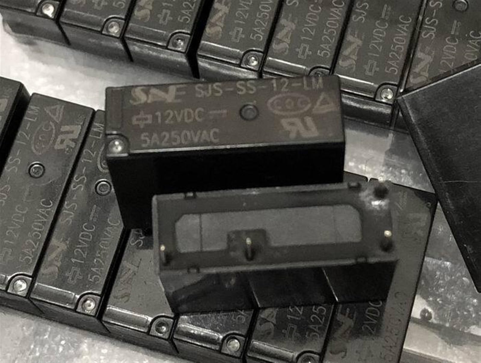 Relais KmoNo SJS-SS-12-LM pour réparer vos cartes électroniques 12V 5A
