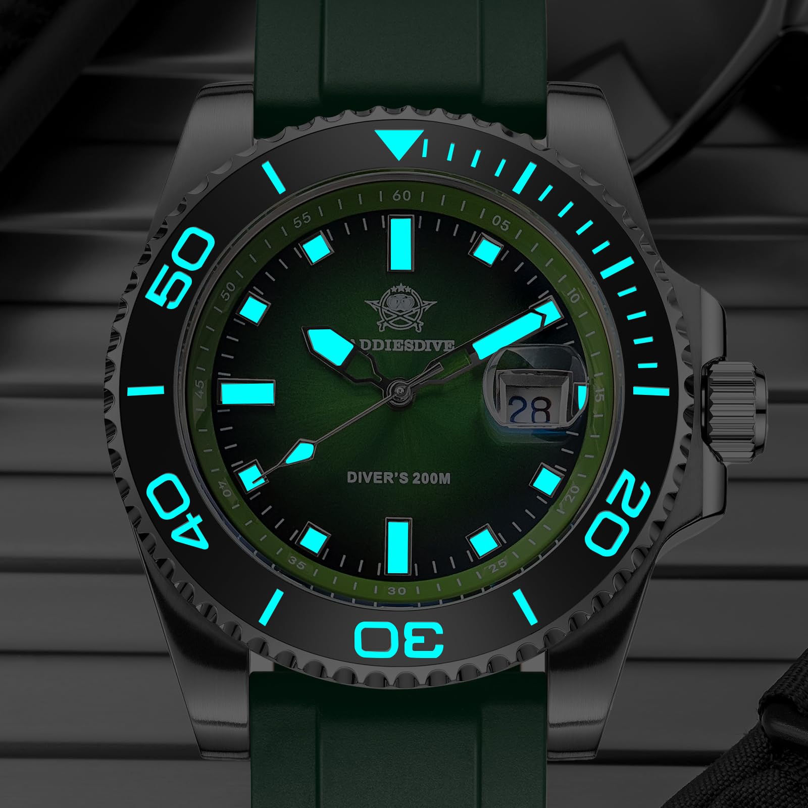 ADDIESDIVE Reloj de Buceo 200m Cuarzo Hombres BGW9 Bisel Cerámico Luminoso Reloj Analógico Hombres con Correa de Caucho AD2089