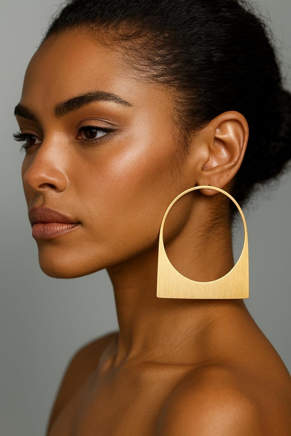 Large Chunky Gold Hoop Earrings for Women – Expensive Hollow Geometric Stainless Steel Statement Dangle Earrings with Textured Big Circle Design, Modern Metallic Fashion Jewelry Gift - Image 3