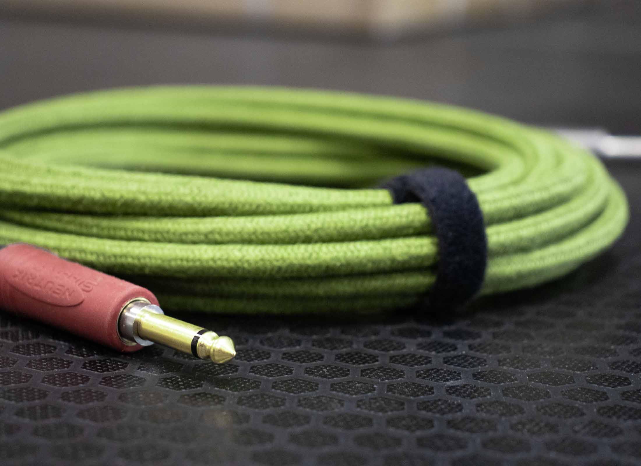 CORDIAL CABLES Kabel do gitary 3m ciche włókno konopne