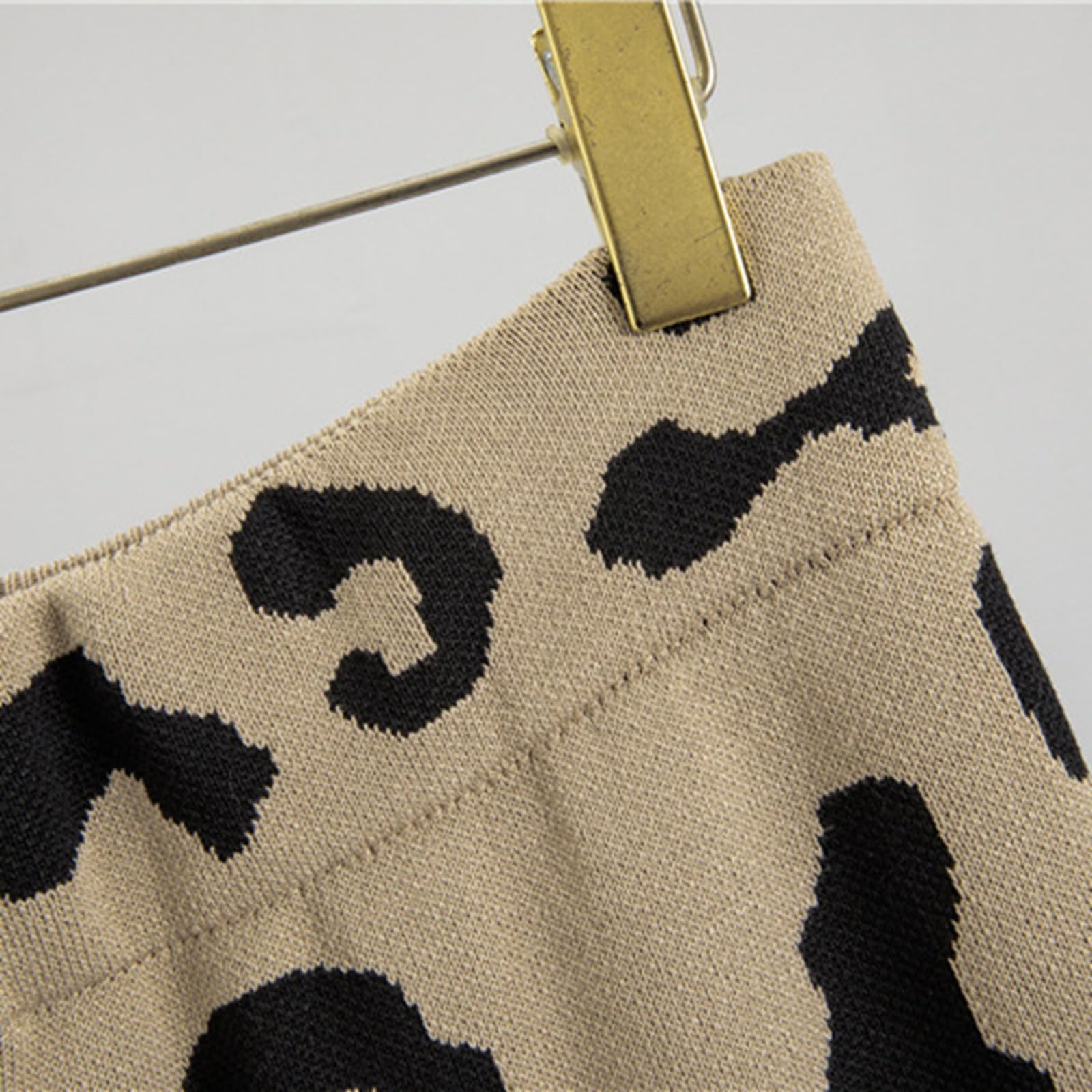 2026 Maglione Invernale Da Donna Due Pezzi Motivo Leopardato Casual Alla Moda Pantaloni Della Tuta Morbido Pullover + Pantaloni da Jogging A Vita Alta Chic e Elegante Confortevole Per Casa