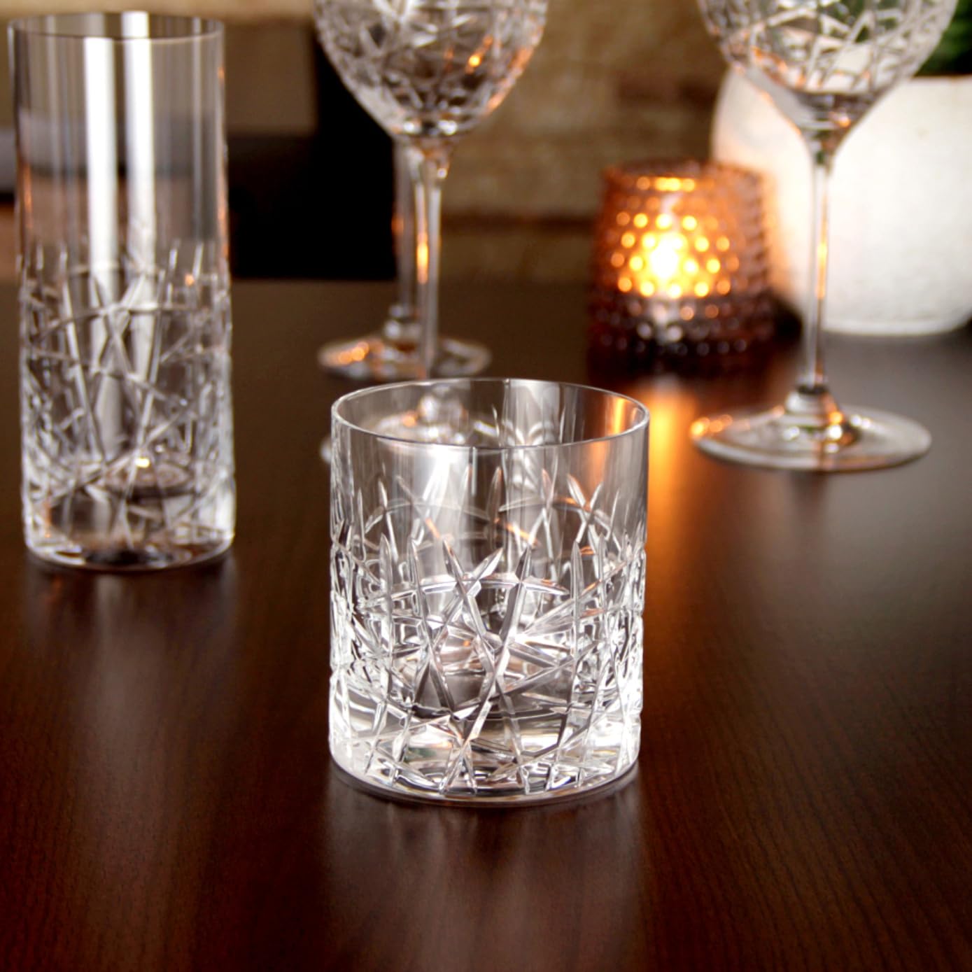 Avallon Lot de 4 verres à whisky en cristal - Élégantes verres sans plomb pour whisky, rhum et cocktails - Artisanat précis - Dans une boîte cadeau - Idéal comme verres à whisky