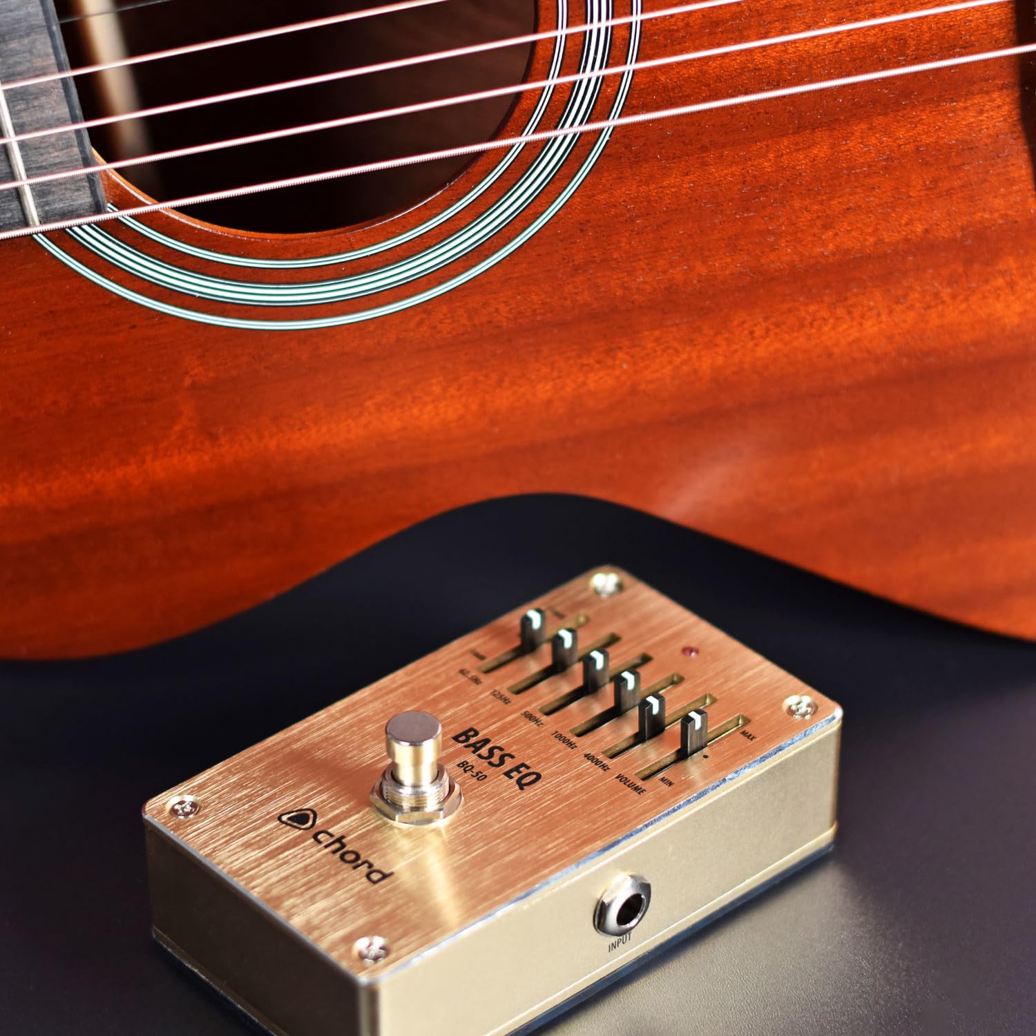 Chord | efektów gitarowych | BQ-50 5-pasmowy basowy EQ: precyzyjne kształtowanie tonów dla gitarzystów basowych z regulowanymi suwakami częstotliwości i trwałą konstrukcją