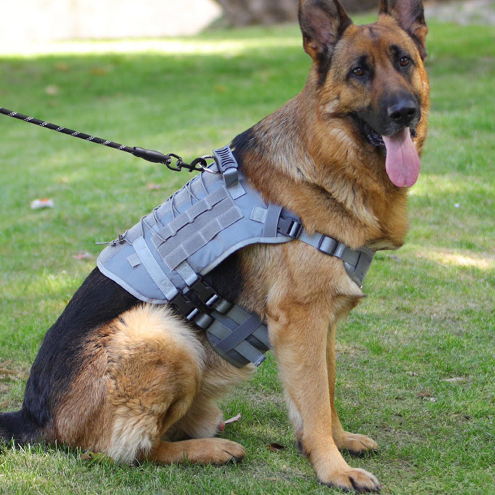 Robusta pettorina per cani in tessuto Oxford di grandi dimensioni con strisce riflettenti per migliorare la visibilità notturna e una facile regolazione gilet riflettente per cani