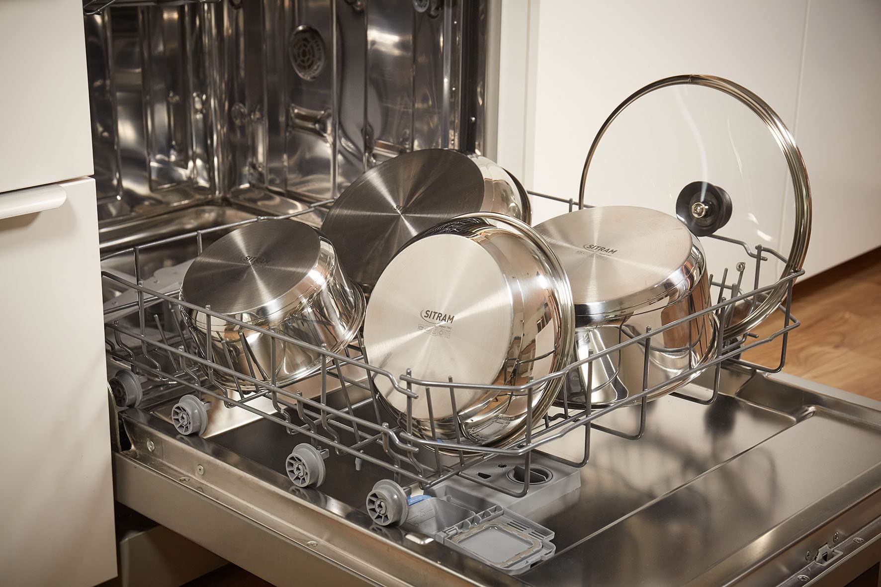 Sitram, batterie cuisine inox, 15 pcs, 2 casseroles 2 couvercles, 3 feutrines, 2 spatules, 1 cuillère en nylon, 2 poignées amovibles, tous feux dont induction 714690 Gris