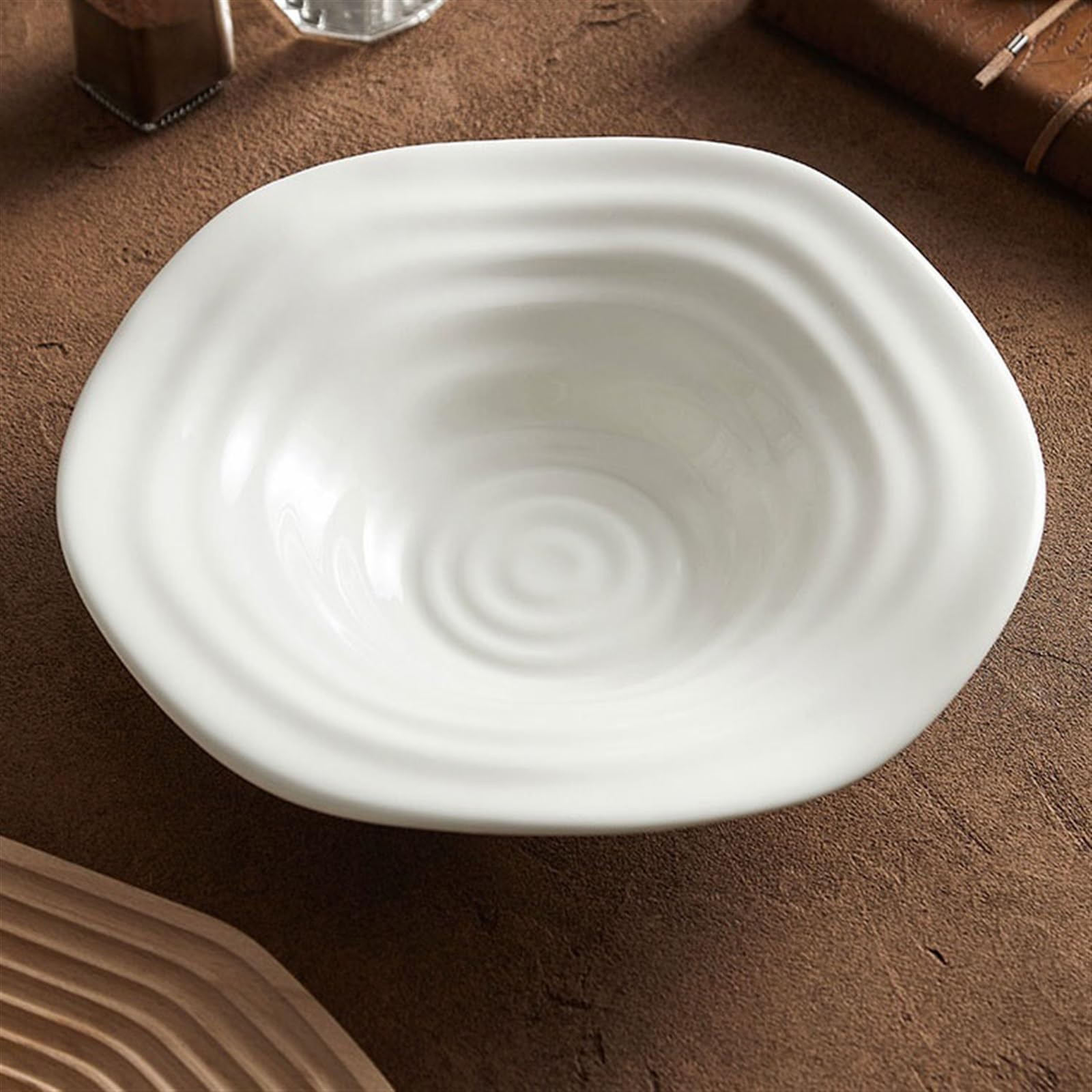 Pastaschalen Speiseteller Teller mit unregelmäßiger Form, modischer kreativer Teller, weiße Keramik, tiefer Teller, Spaghetti-Teller, kommerziell Essteller